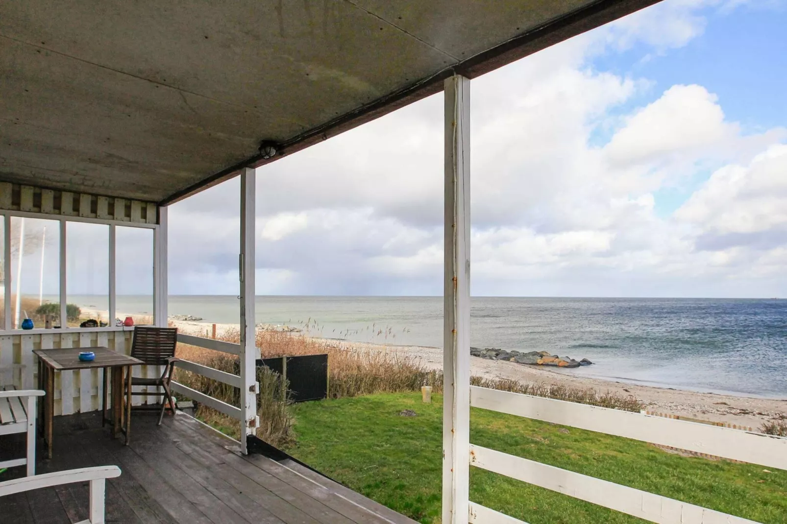 Leuk vakantiehuis in Otterup met een overdekt terras-Waterzicht