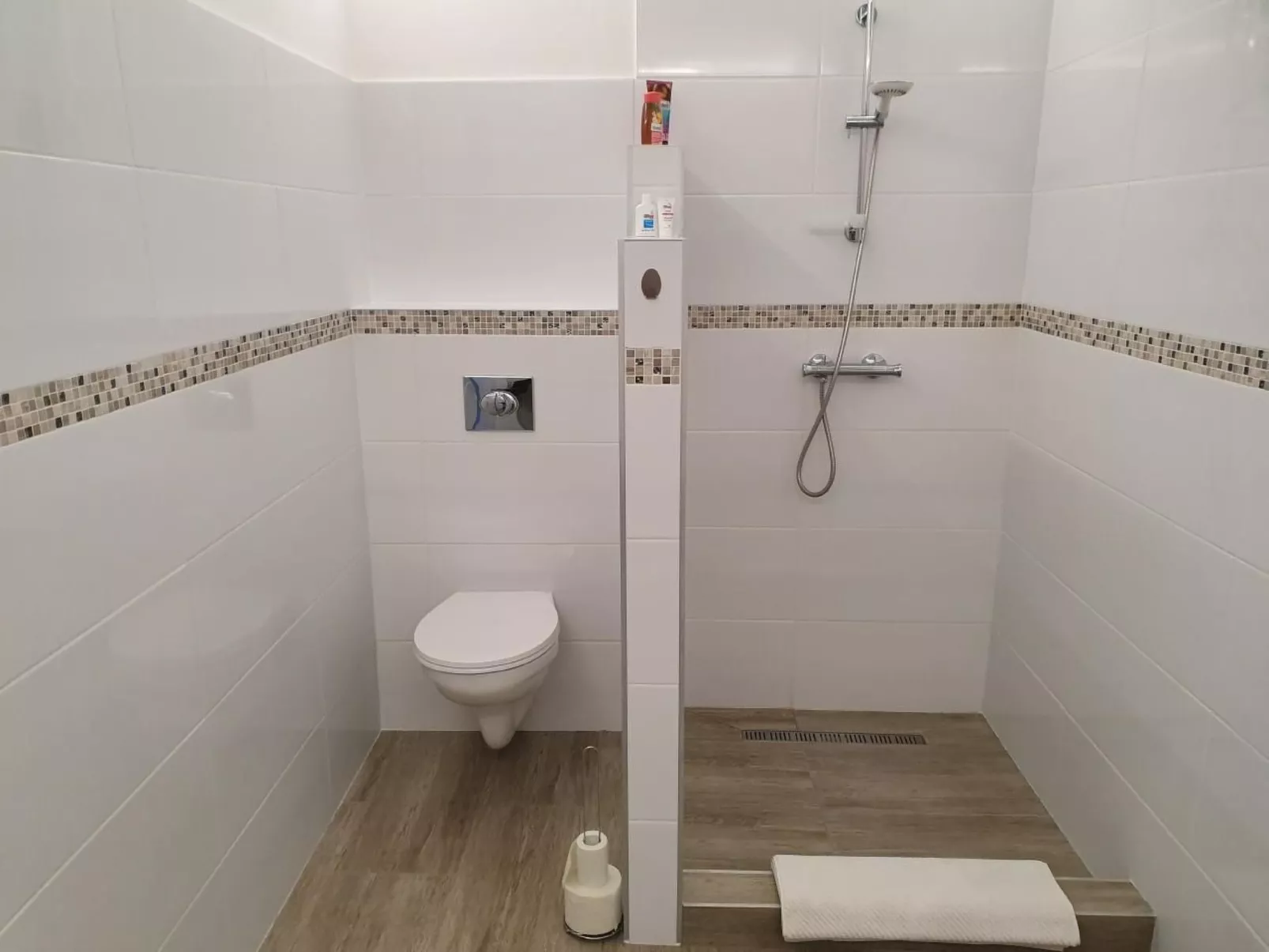 In Lócs mit Privatem Pool-Binnen