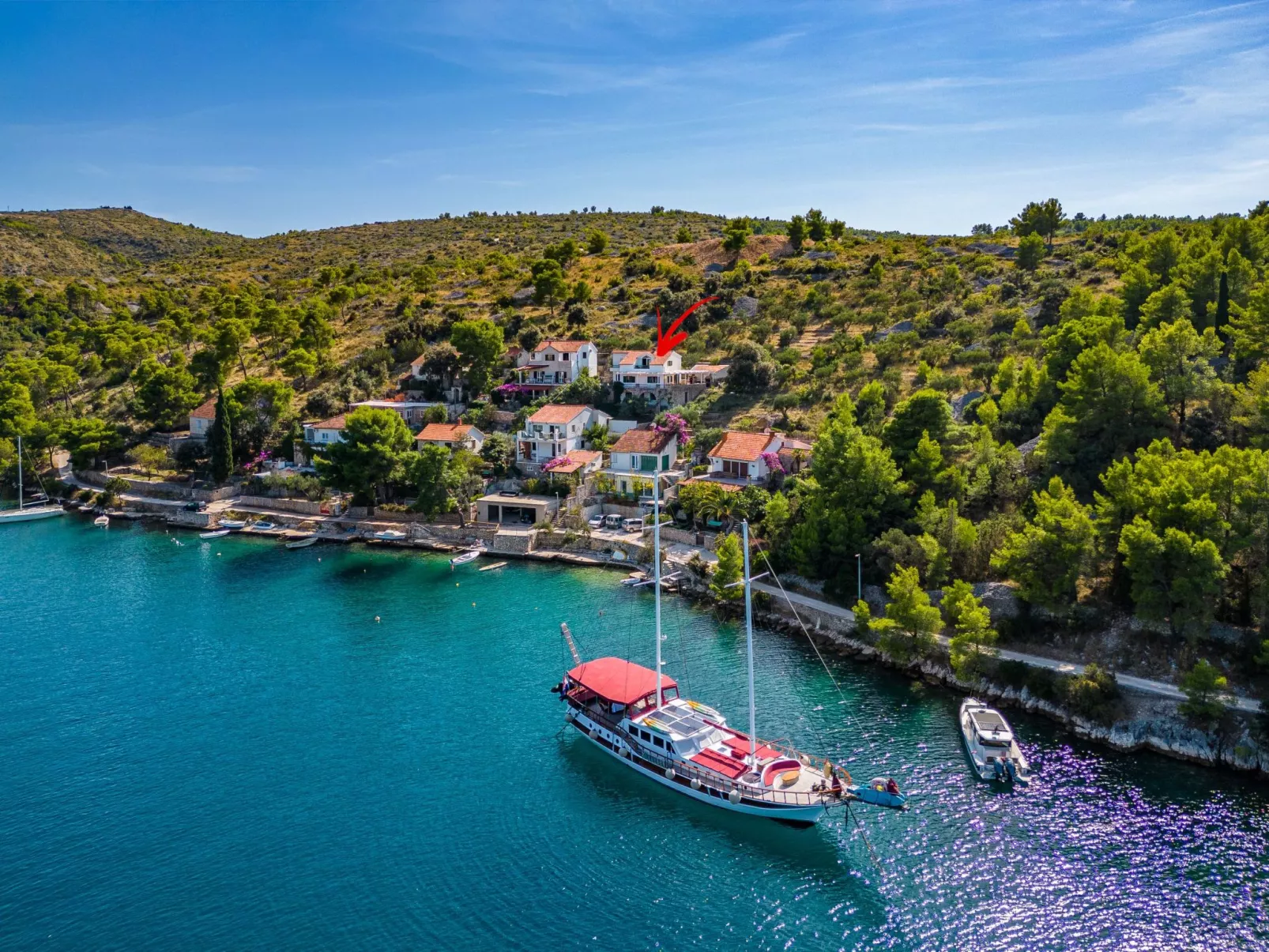 Villa Tudor mit atemberaubender Aussicht-Buiten