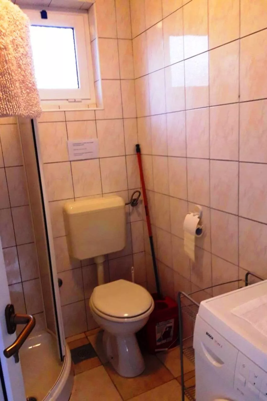 Gemütliches Ferienhaus in Pinezići mit großer Terrasse-Binnen