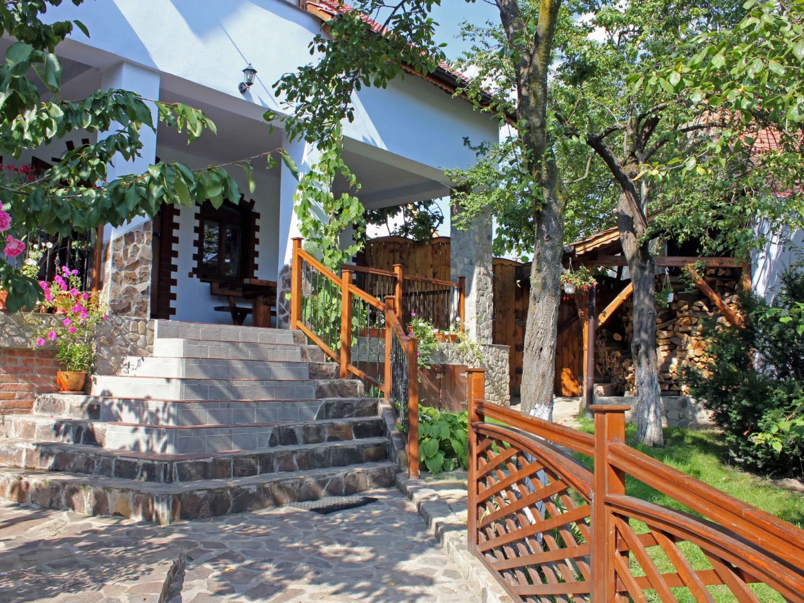 Casa Crina - rustikale Ferienvilla in Siebenbürgen-Buiten