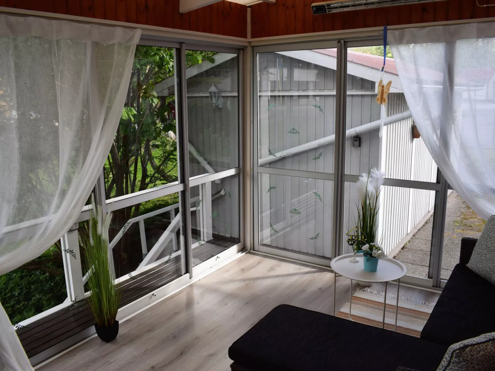 Typisch schwedisches Ferienhaus mit Garten-Binnen