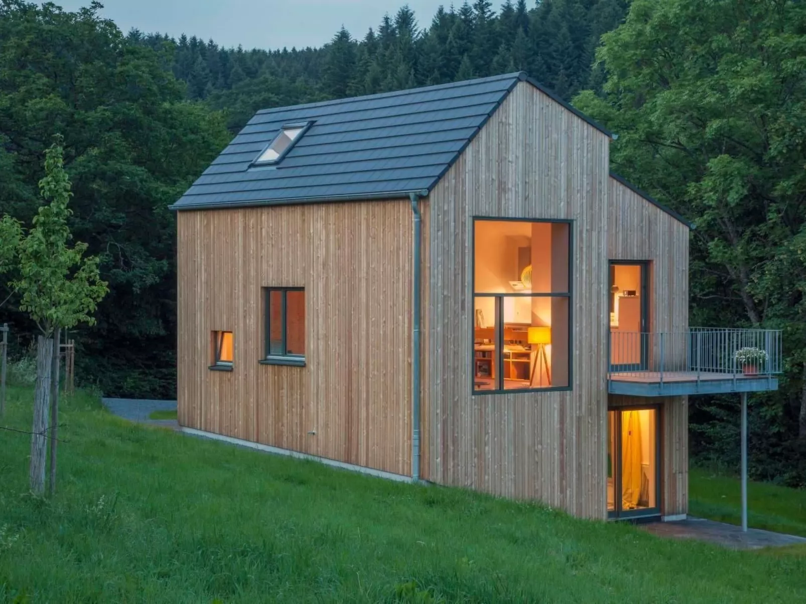 Moderner Holzhausneubau in der Eifel-Buiten