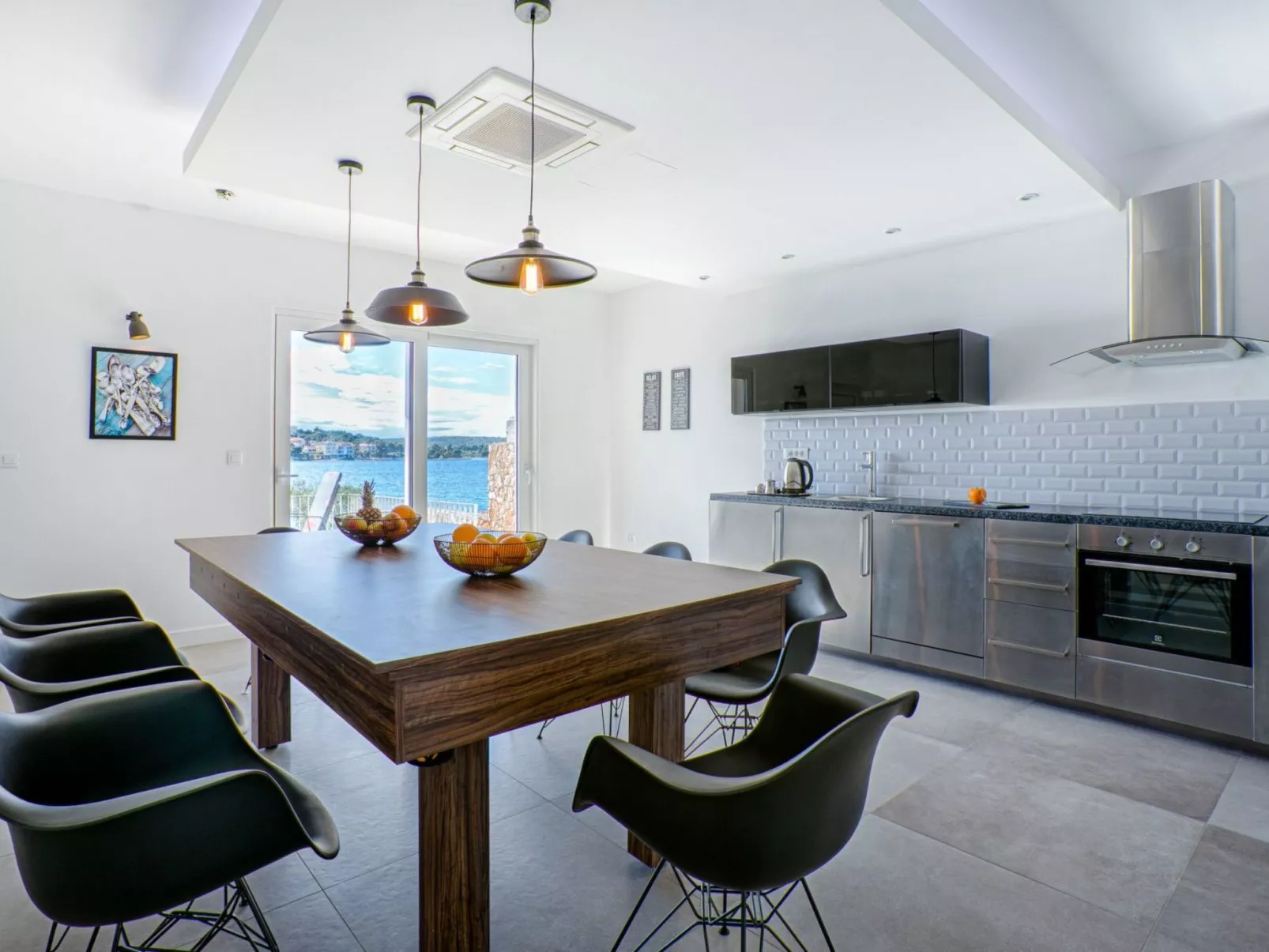 Am Strand "Villa Lori"-Binnen