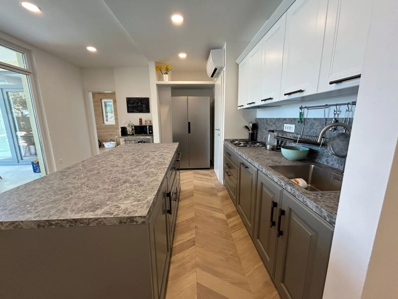 Villa Olivia mit Pool - Spielplatz - Meerblick-Binnen