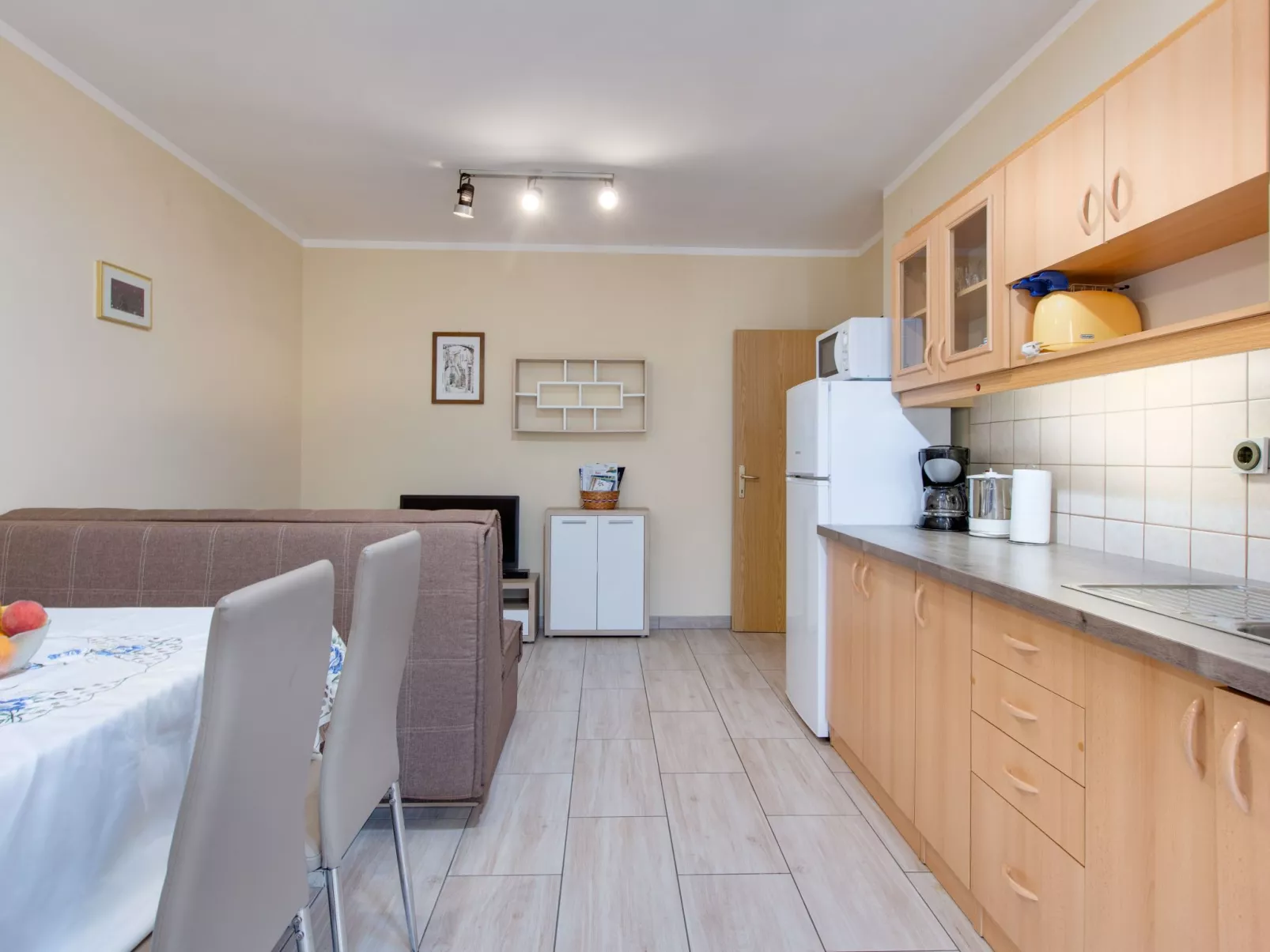 Schöne Wohnung "Apartman Mira 2"-Binnen