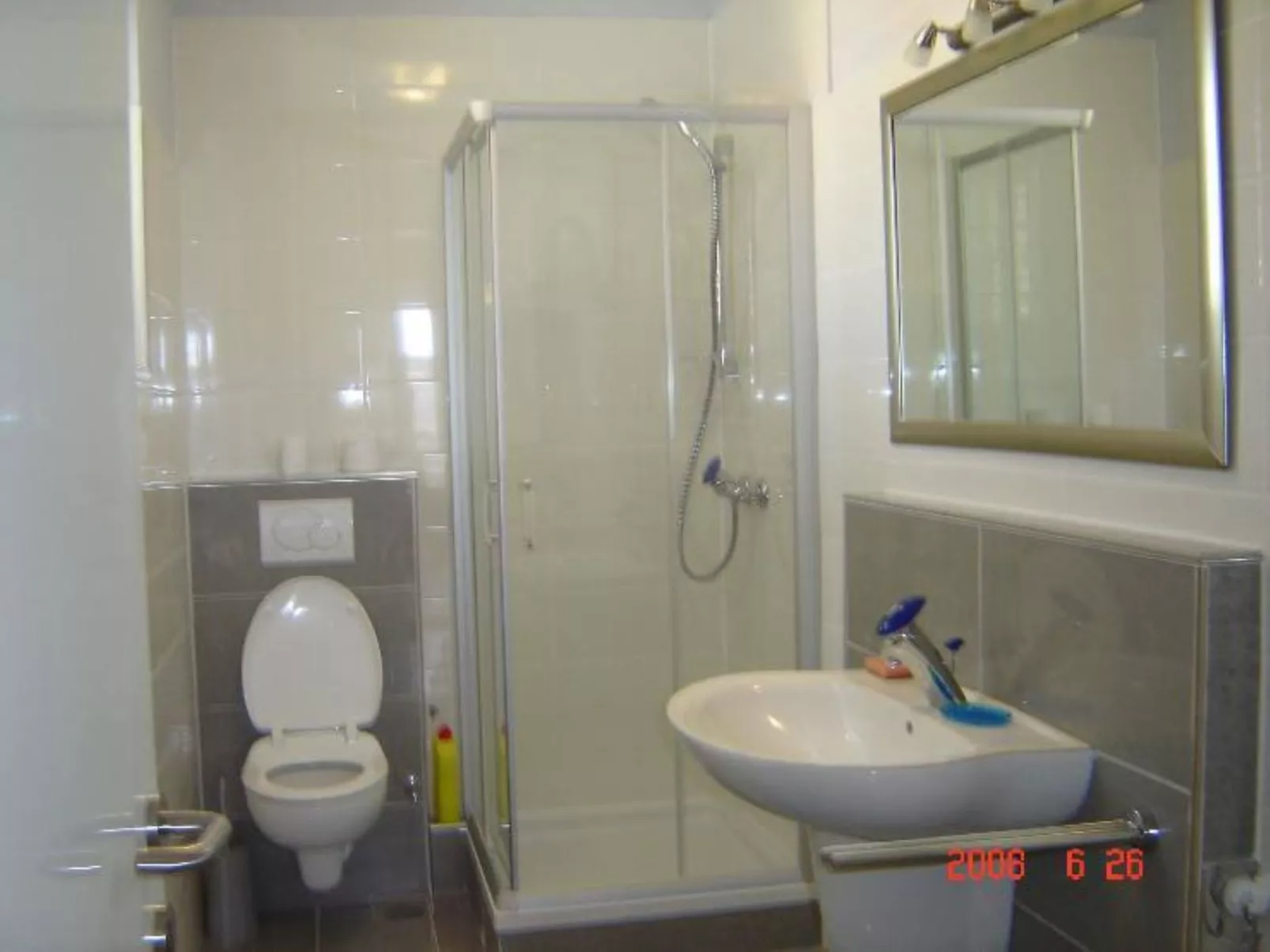 "App žardin" mit Balkon