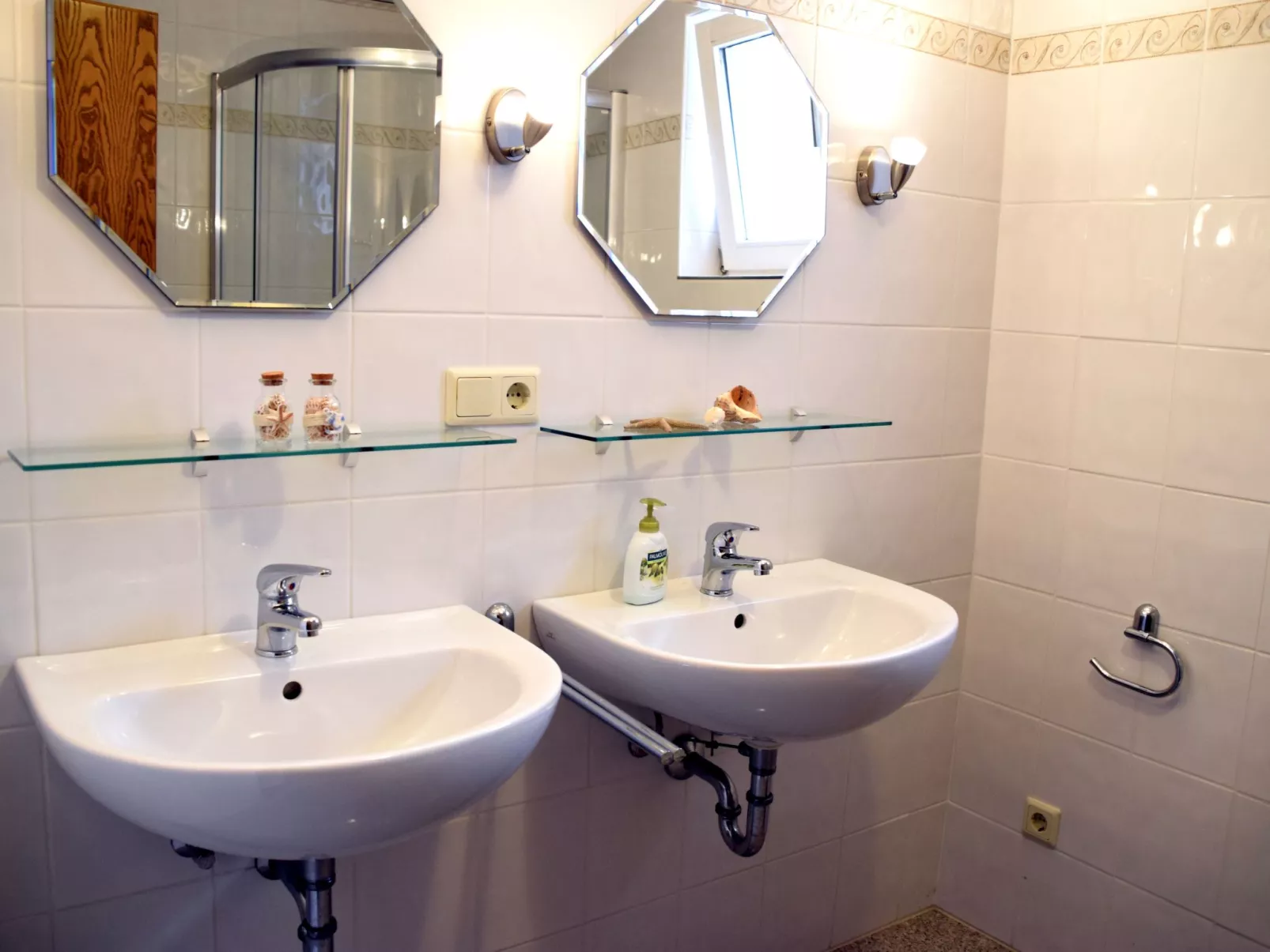 Für sechs Personen mit Terrasse im Erdgeschoss gelegen-Binnen