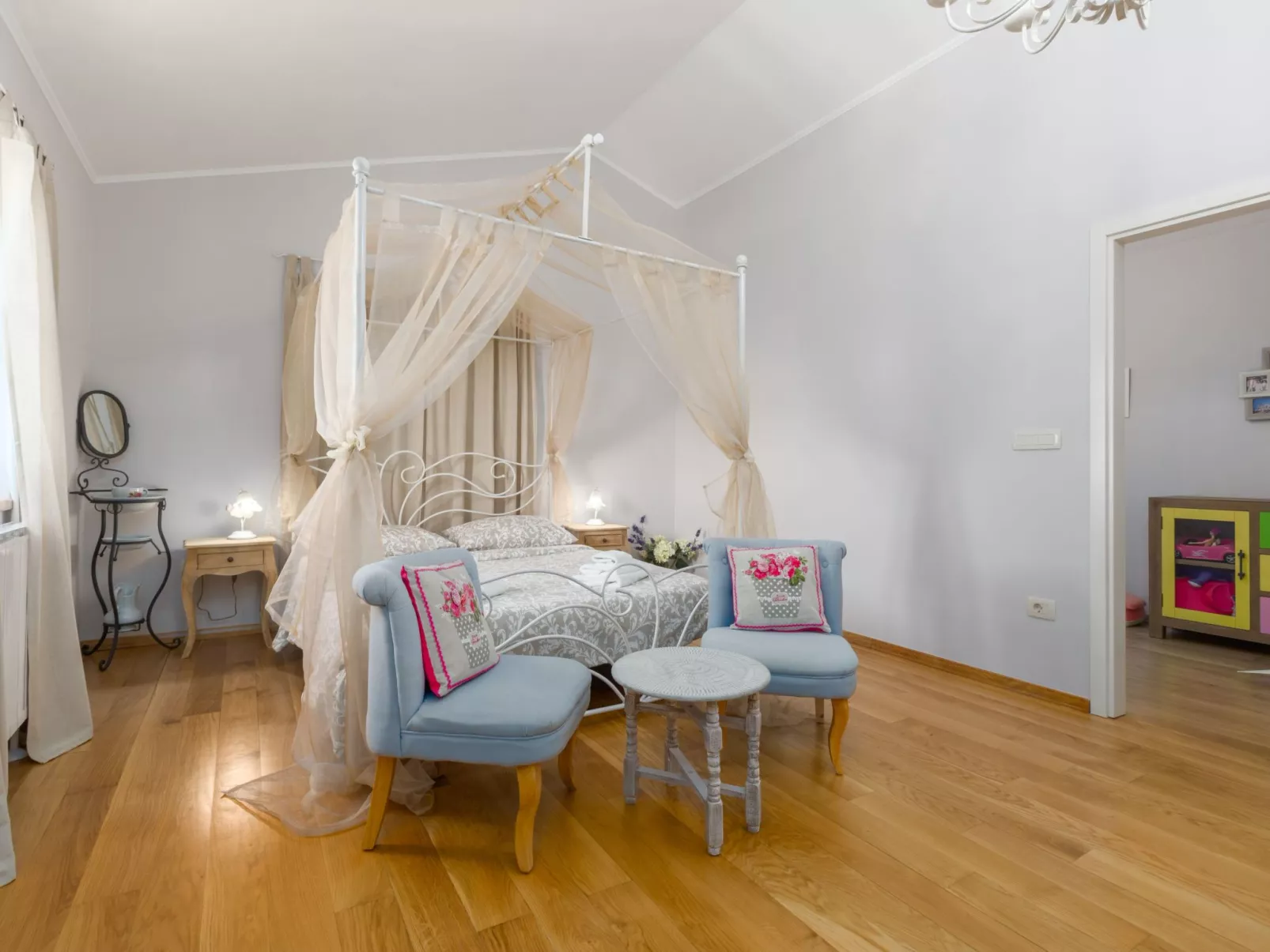 Villa mit Pool, Garten und Sommerküche-Binnen