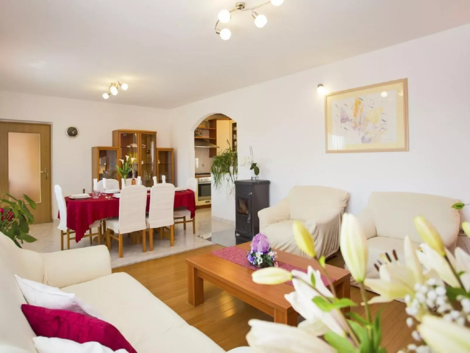 Im Dorf Kujići-Binnen