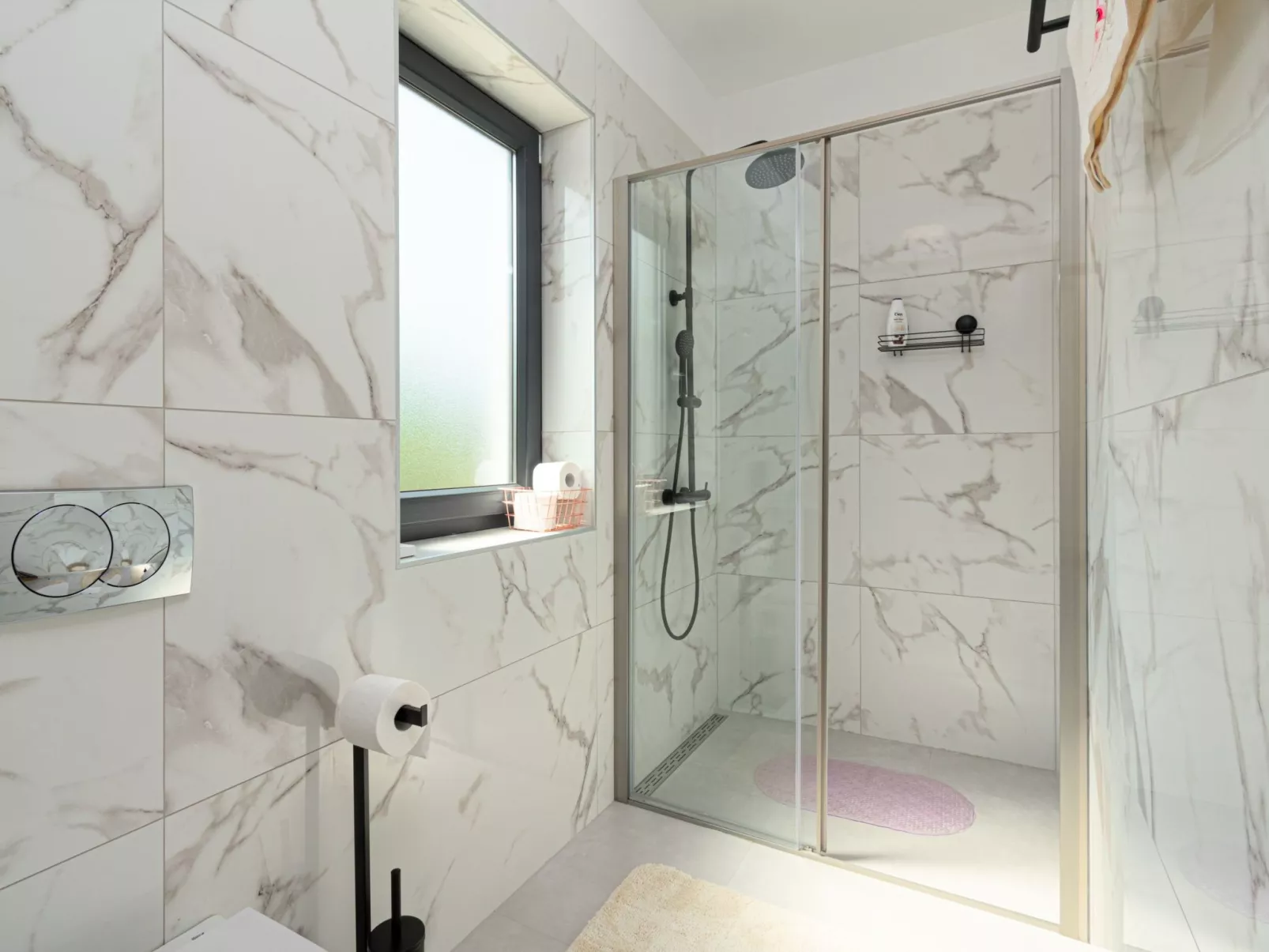 Modern 300m² Villa - King Beds and Leisure Zone-Binnen