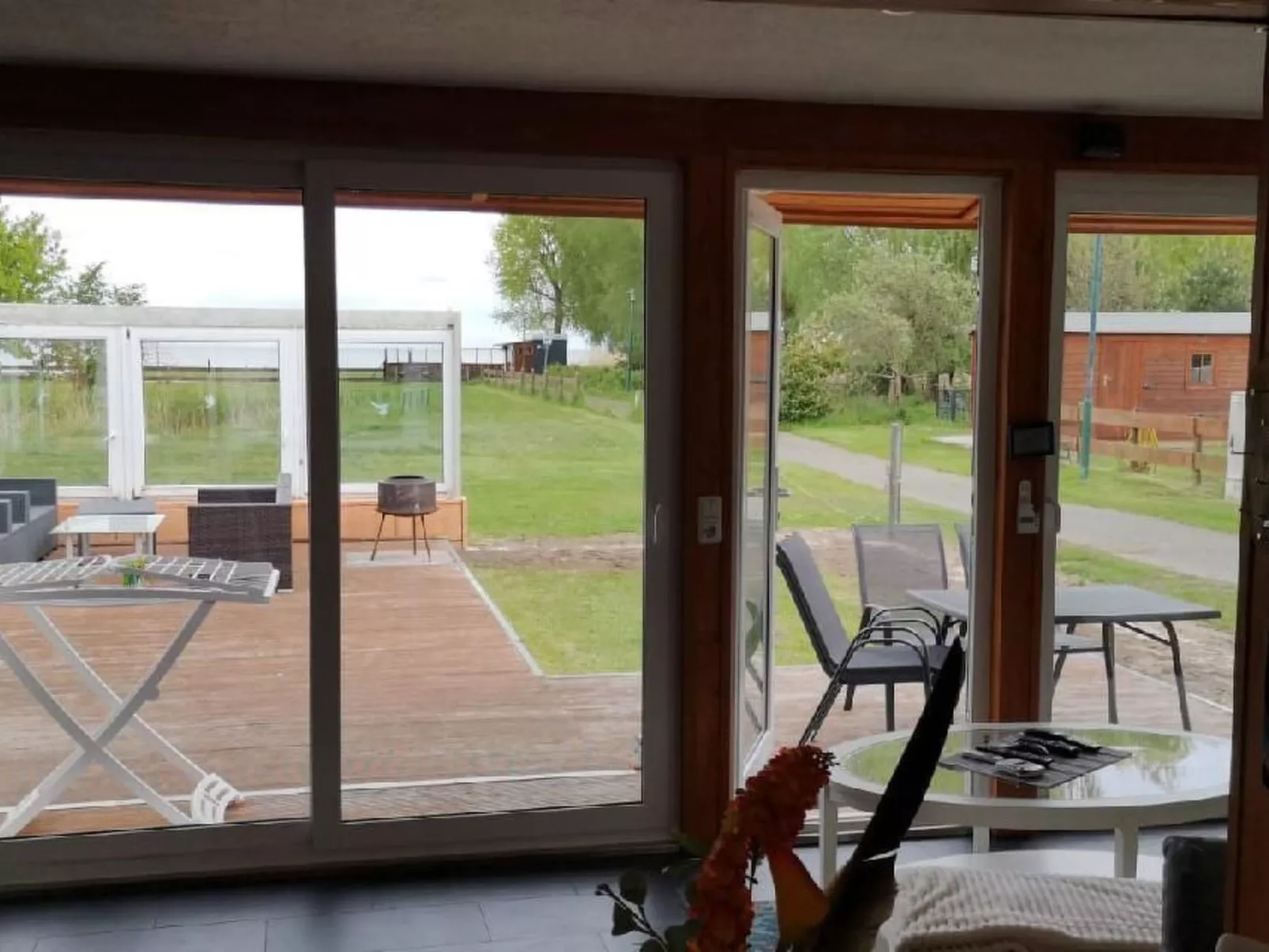 In Altwarp mit Botanischem Garten-Buiten