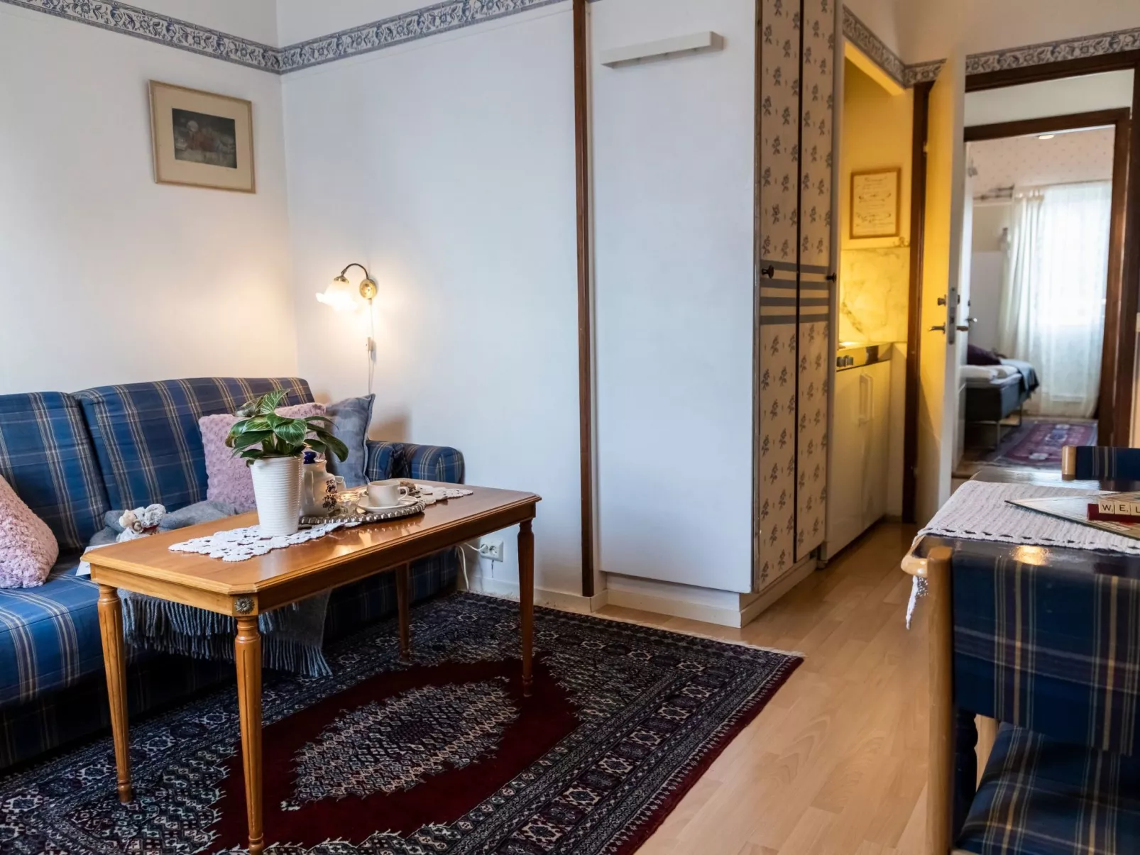 Rosenapartment-Binnen