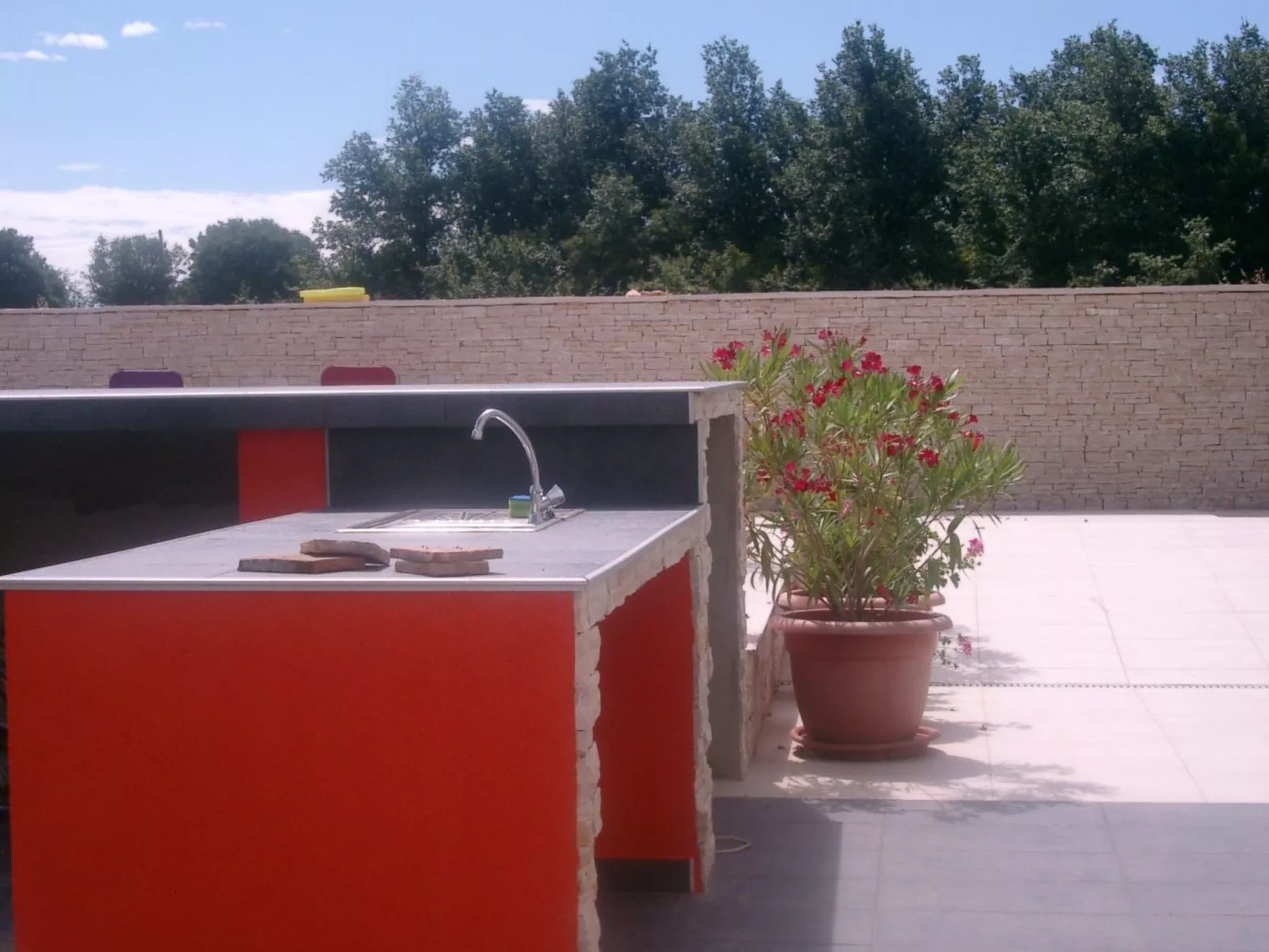 Wohnung in Fažana mit gemeinsamem Pool und Garten-Buiten