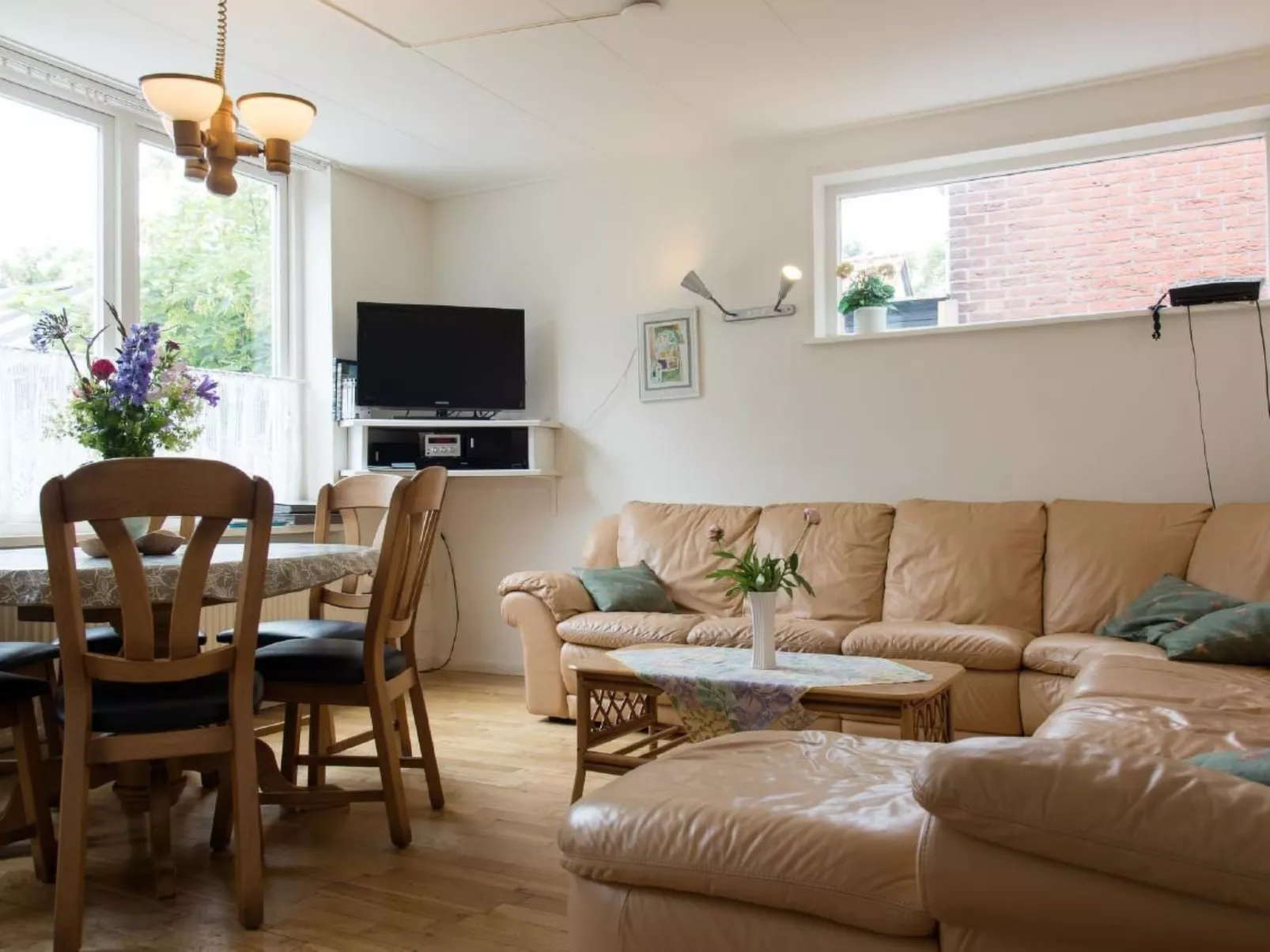 Ferienvilla mit Garten, Grill und Terrasse