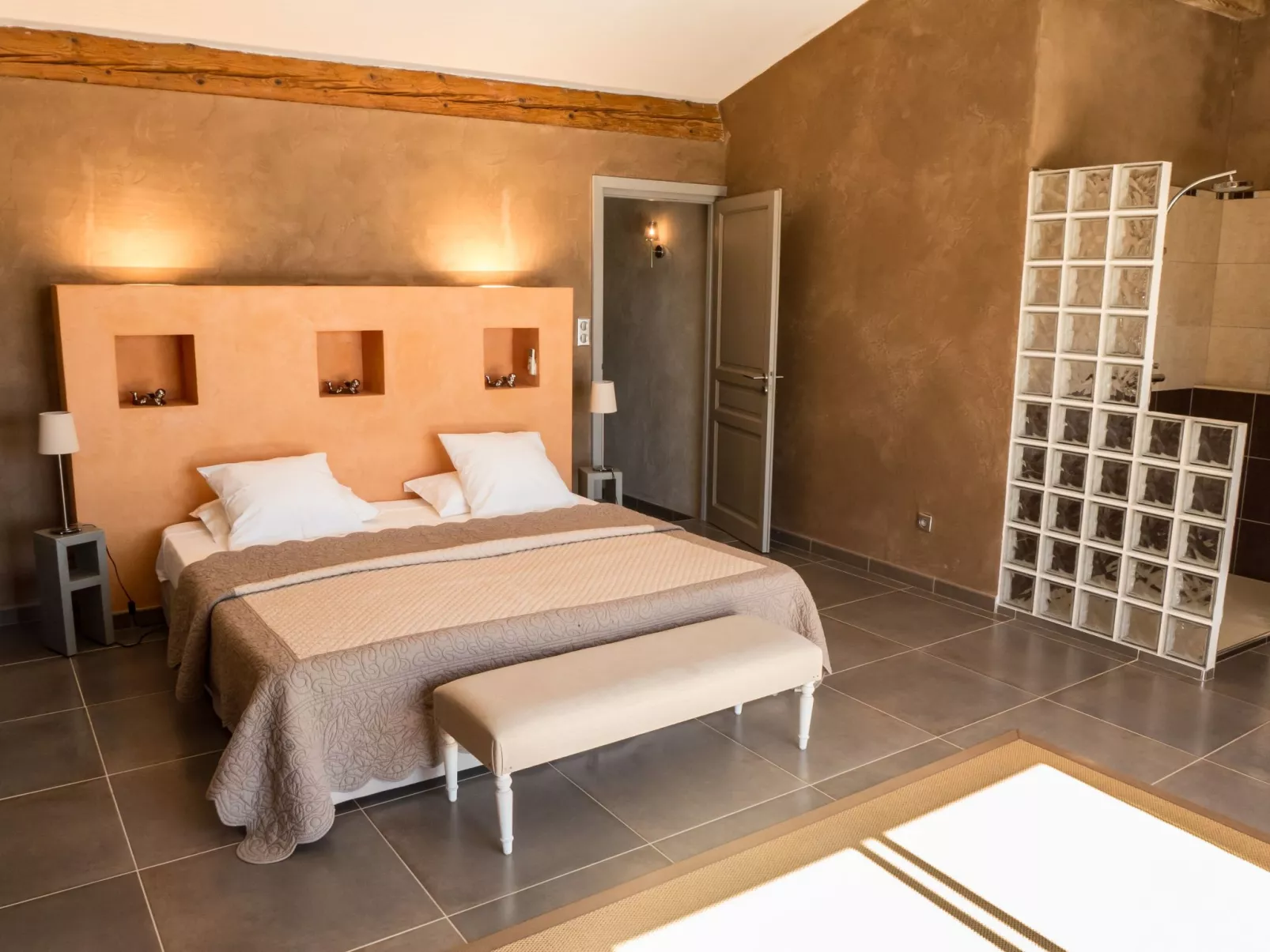 2 hochwertige Mas mit privatem Pool und Blick auf die Landschaft-Binnen