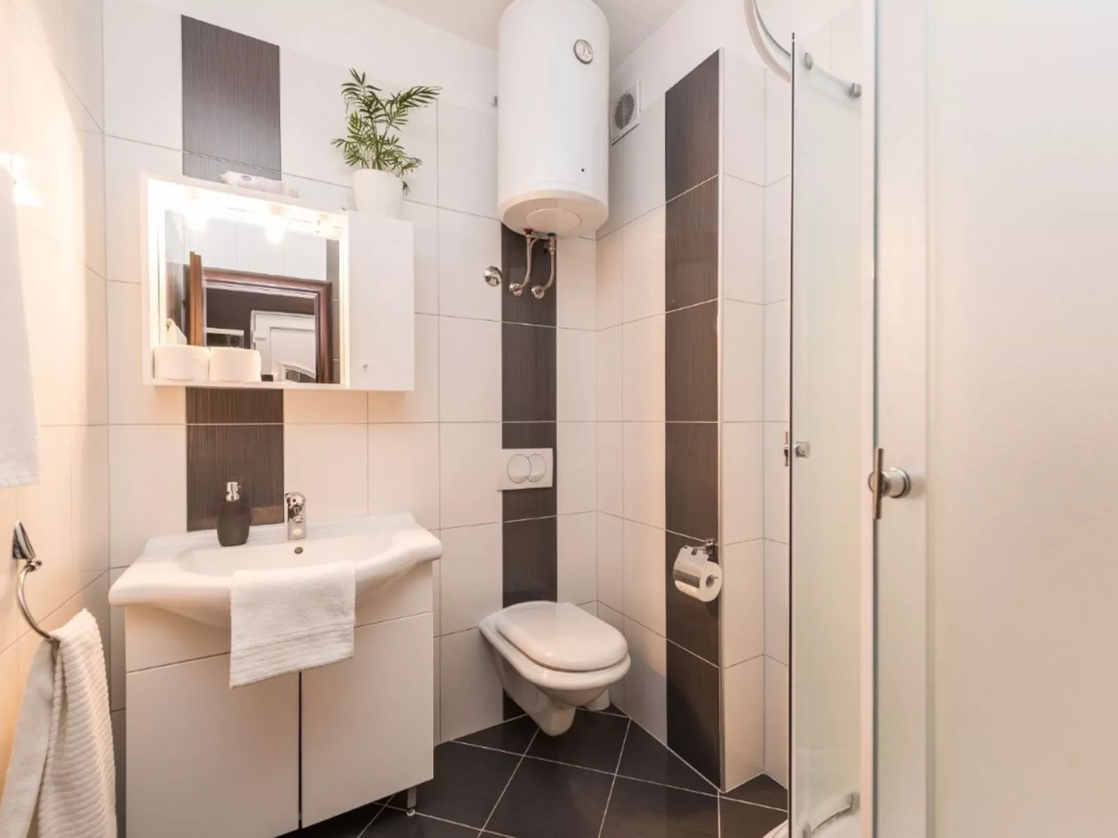 Wohnung Kim Brown - von TA Leut Agency