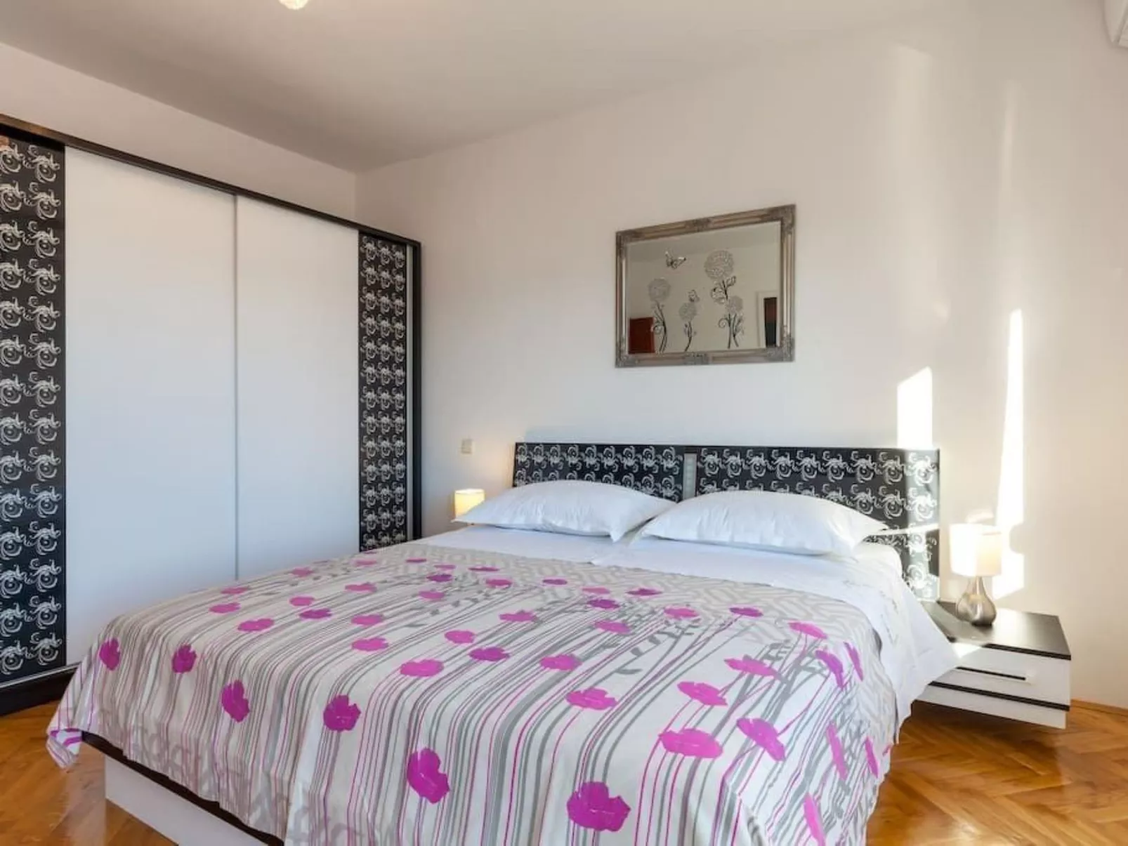 Privatwohnung mit Jacuzzi und Schwimmbad-Binnen