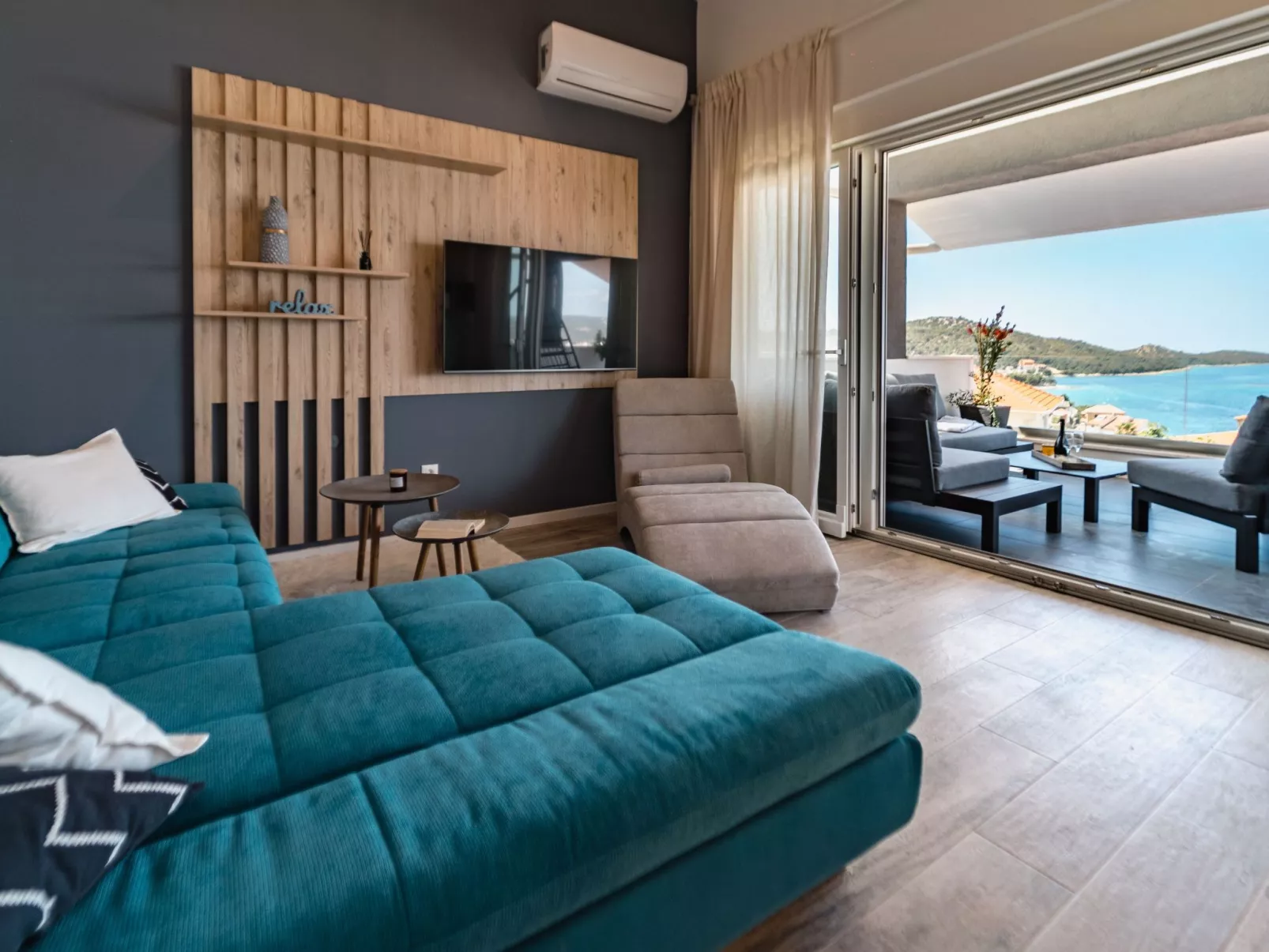 Villa Miracle in Rogoznica-Image-tags.info