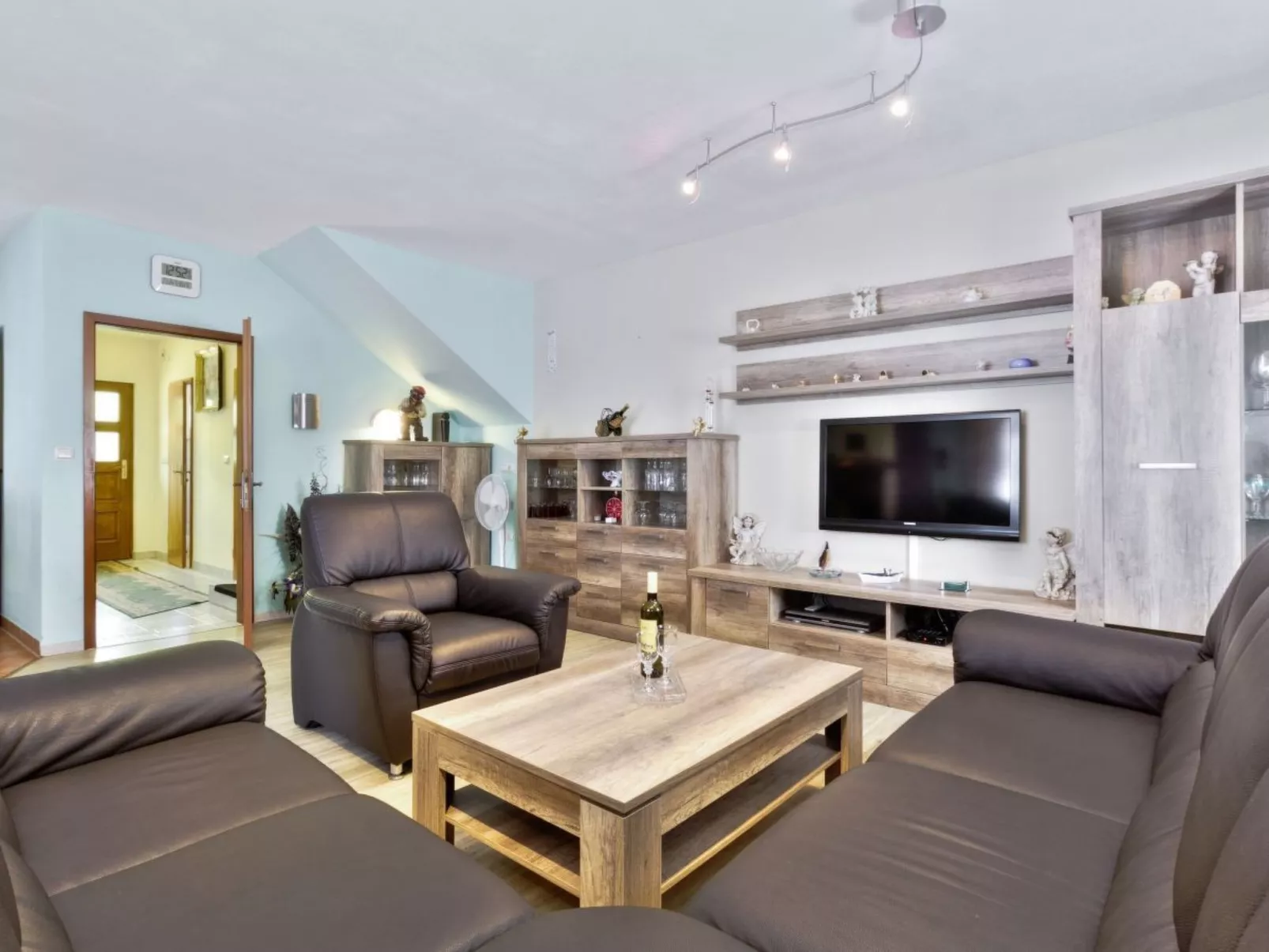 Villa Ana-Image-tags.info