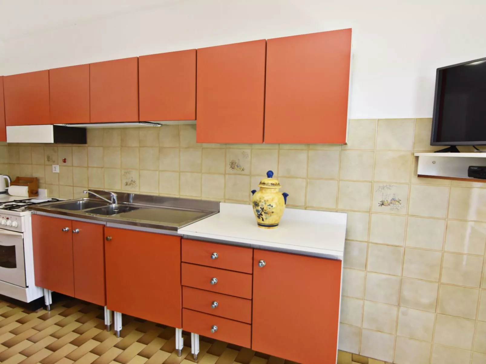Wohnung in der Nähe des Strandes Basanija - Binnen