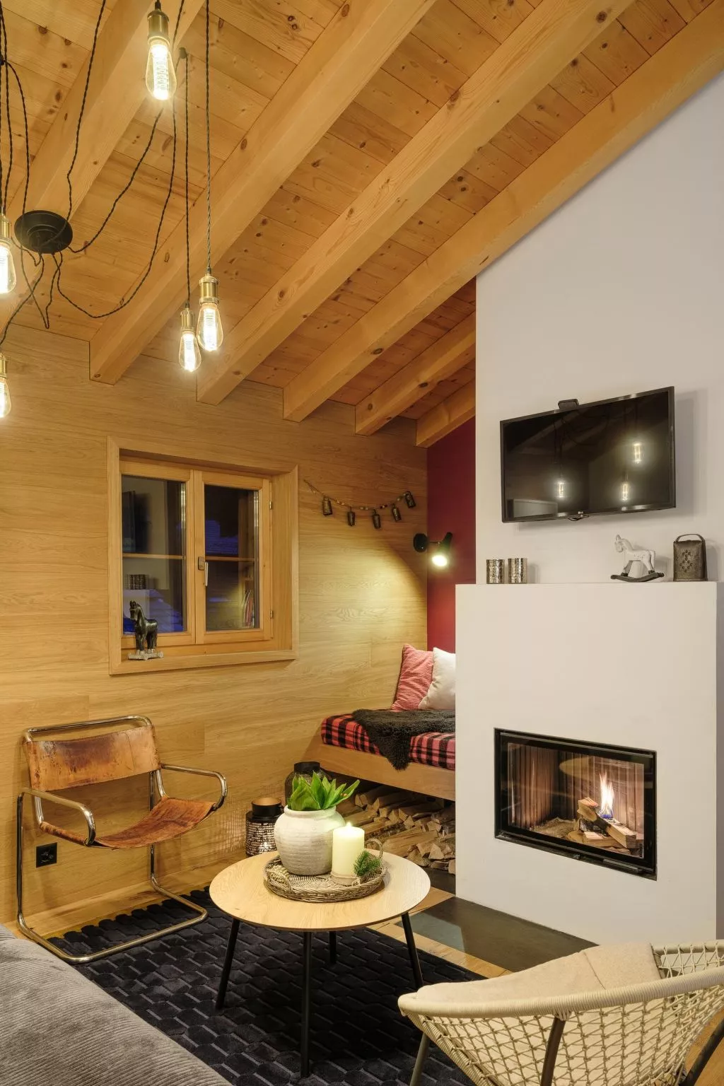 Blue Alpine Lodge-Binnen