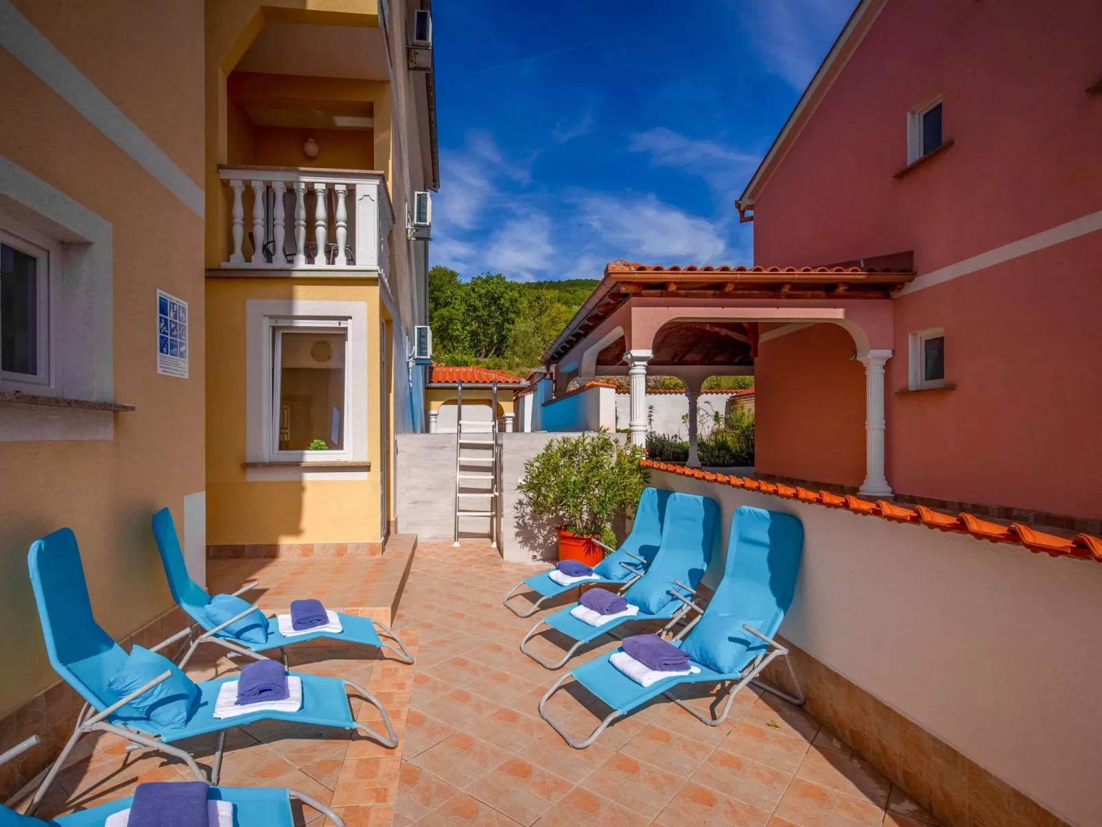 Wohnung mit Balkon und Meerblick-Image-tags.info