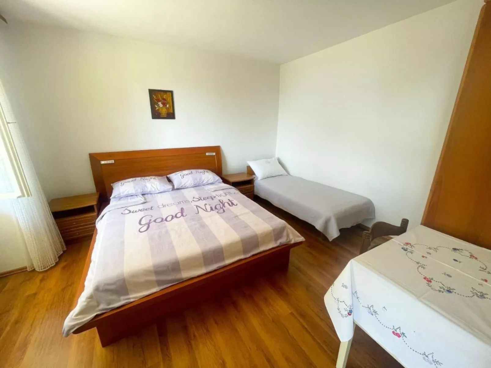 Nettes Appartement in Dramalj mit Möbliertem Balkon - Binnen