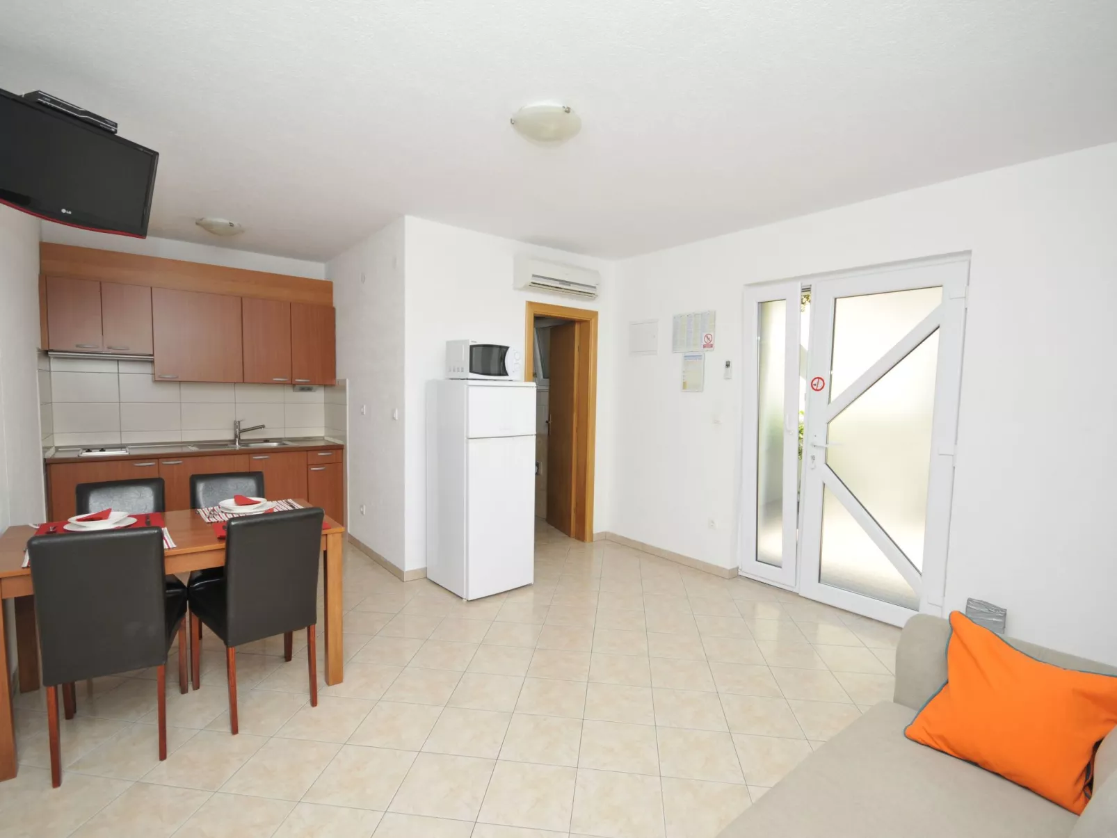 Appartment mit Pool und Whirlpool, Okrug Gornji-Binnen