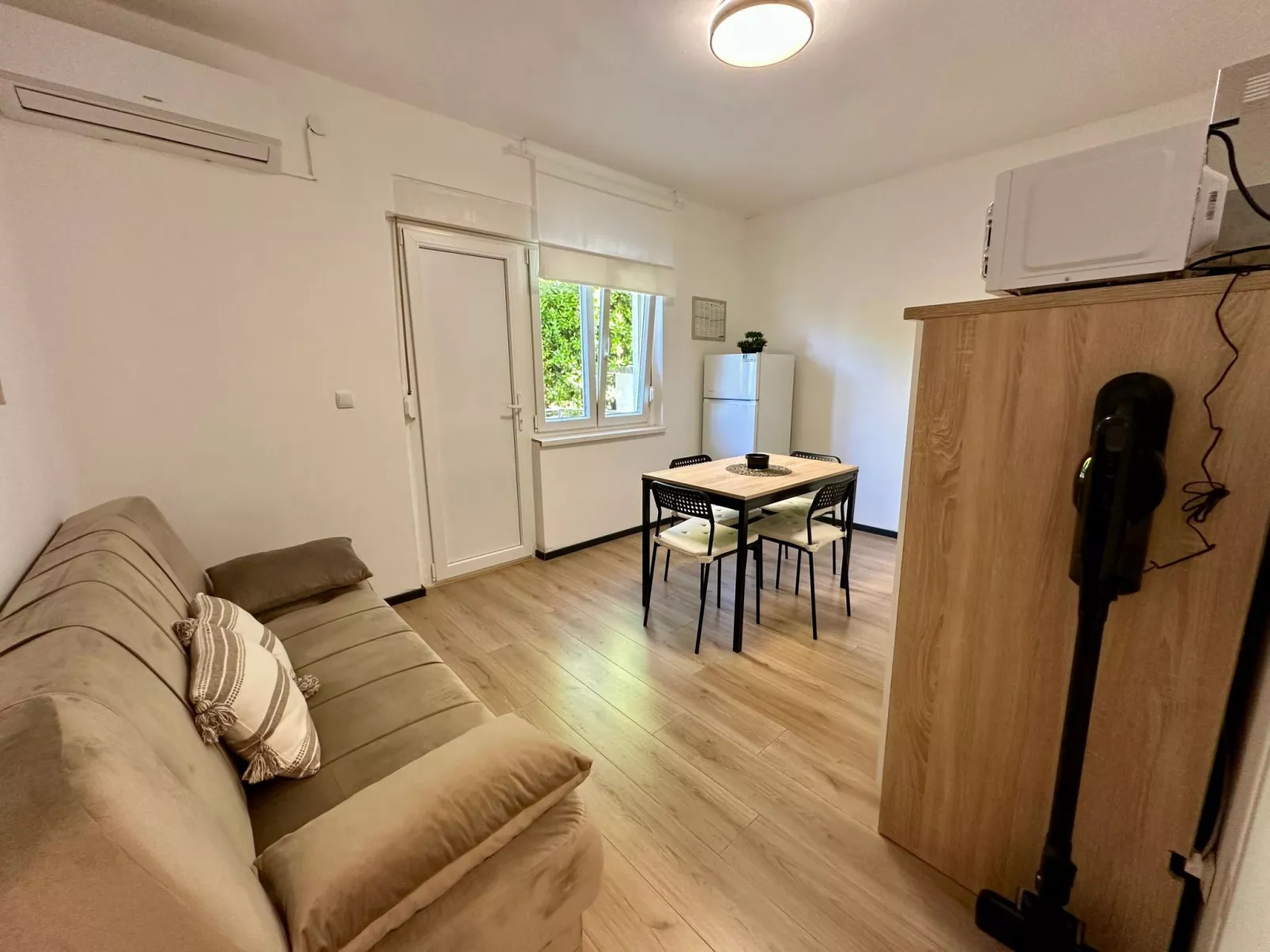 Wohnung in Dramalj mit Garten, Terrasse und Grill - Binnen