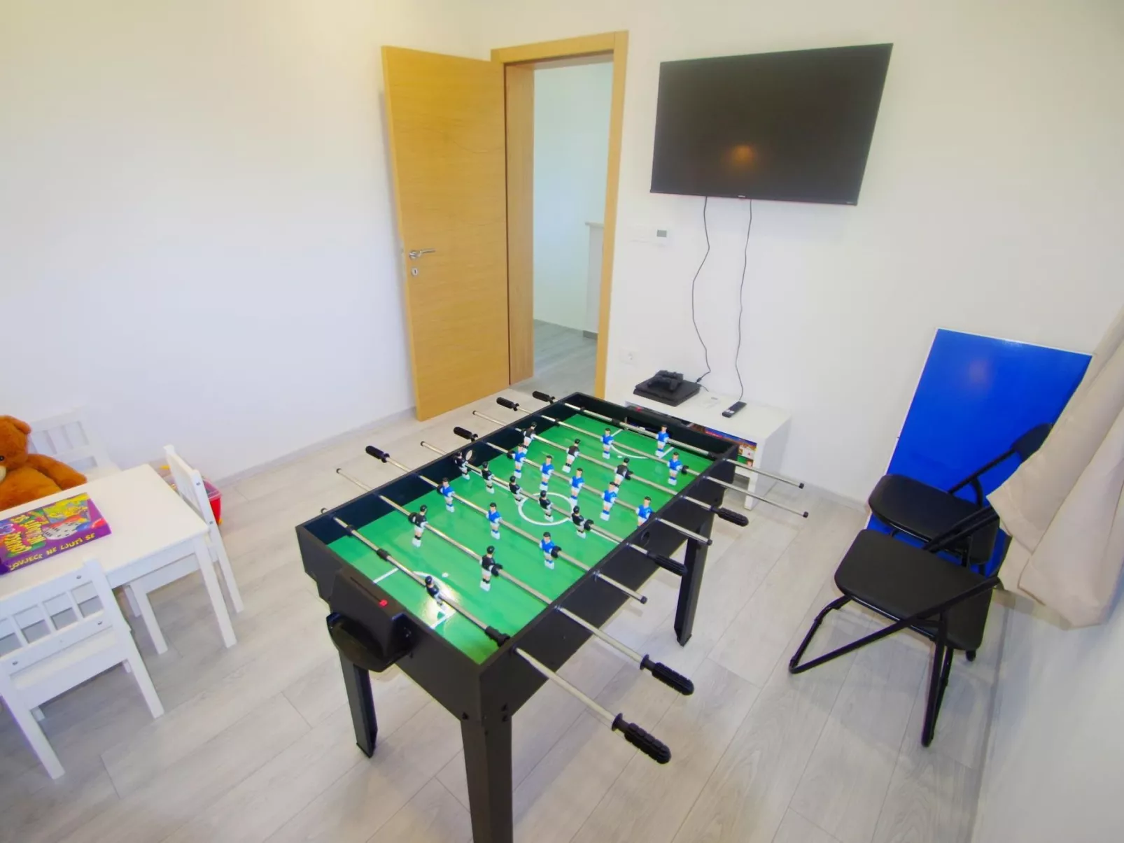 Mit privatem Pool, Dorf Šišan-Binnen