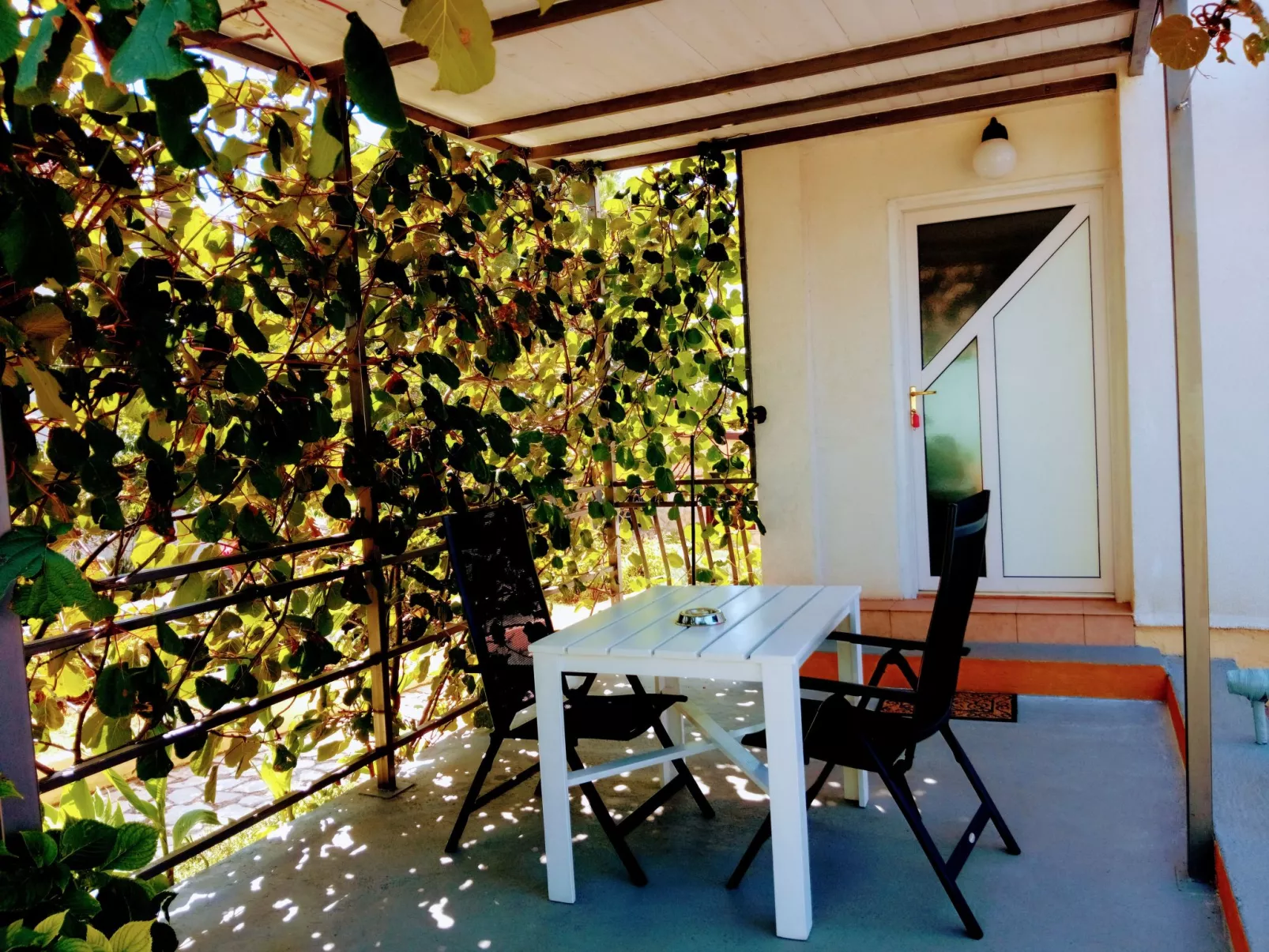 Anwesen "Krasno" mit Terrasse-Buiten