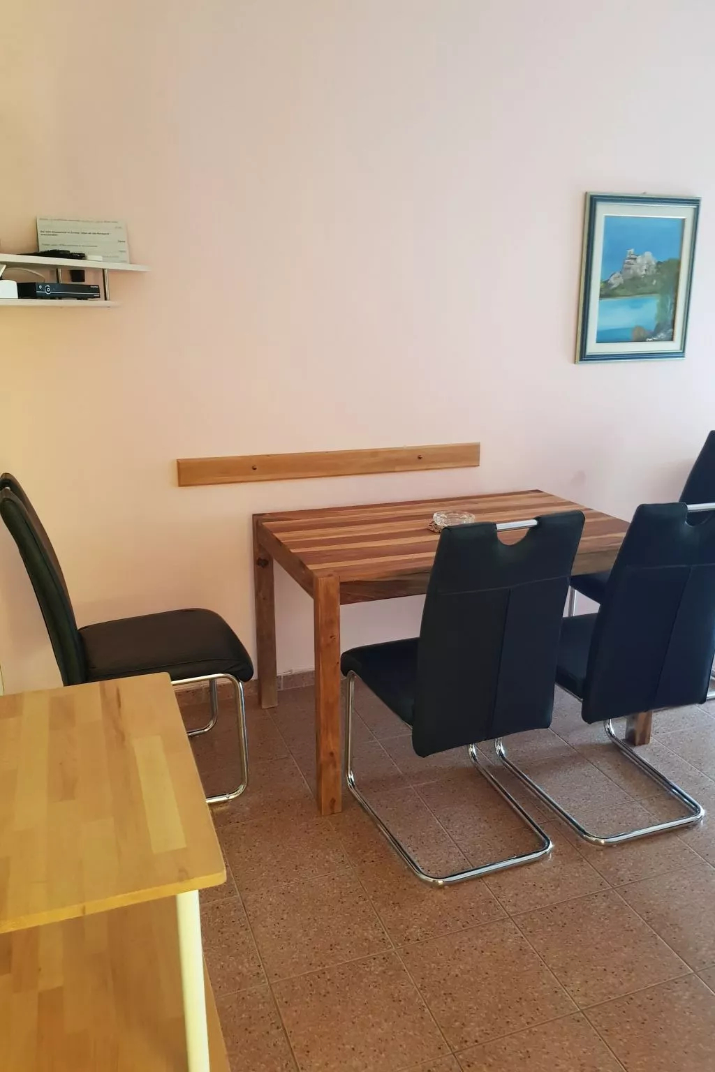 Wohnung Hama Komunela mit Garten und Stellplatz-Binnen