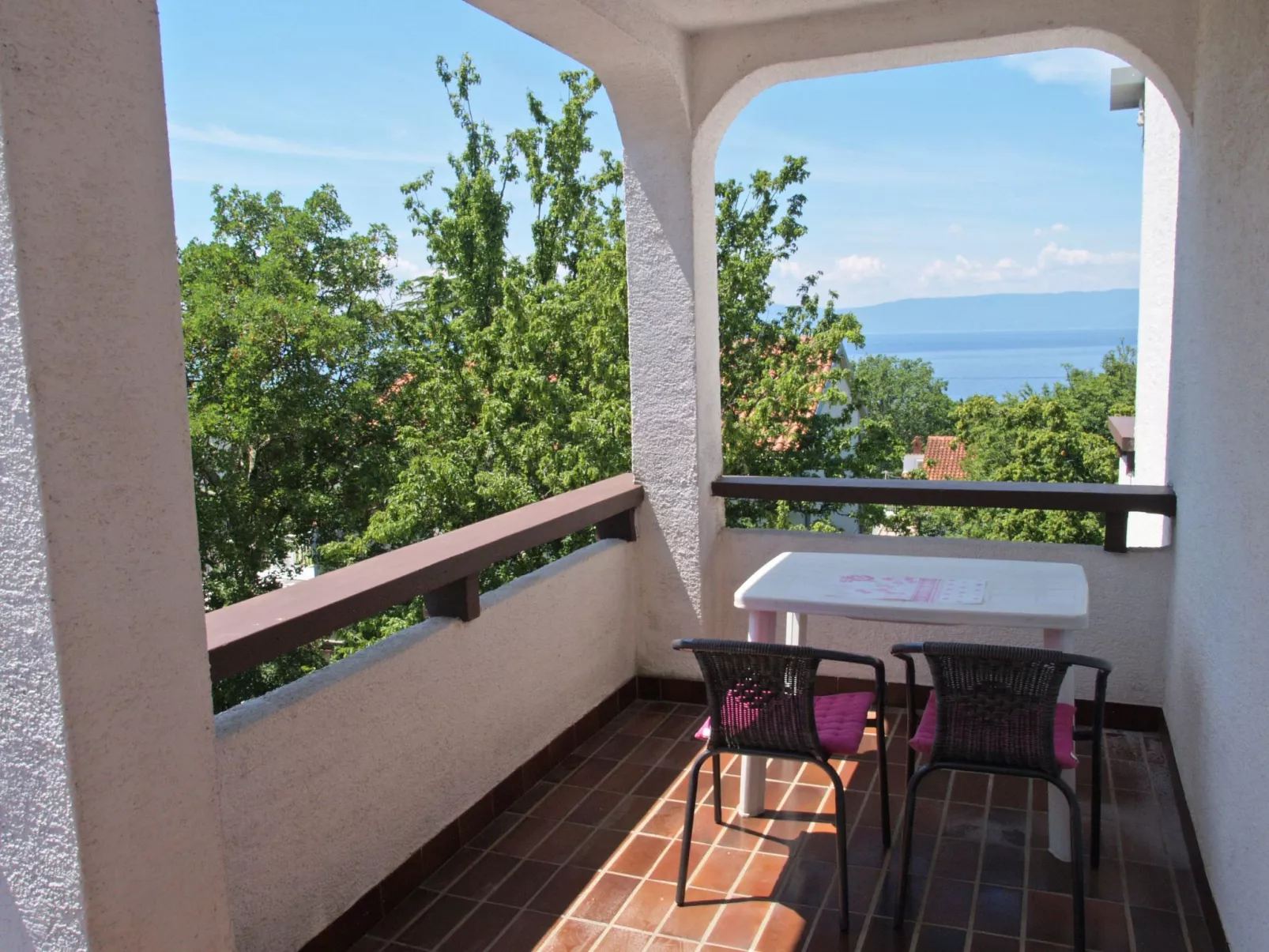 Mit einer überdachten Terrasse