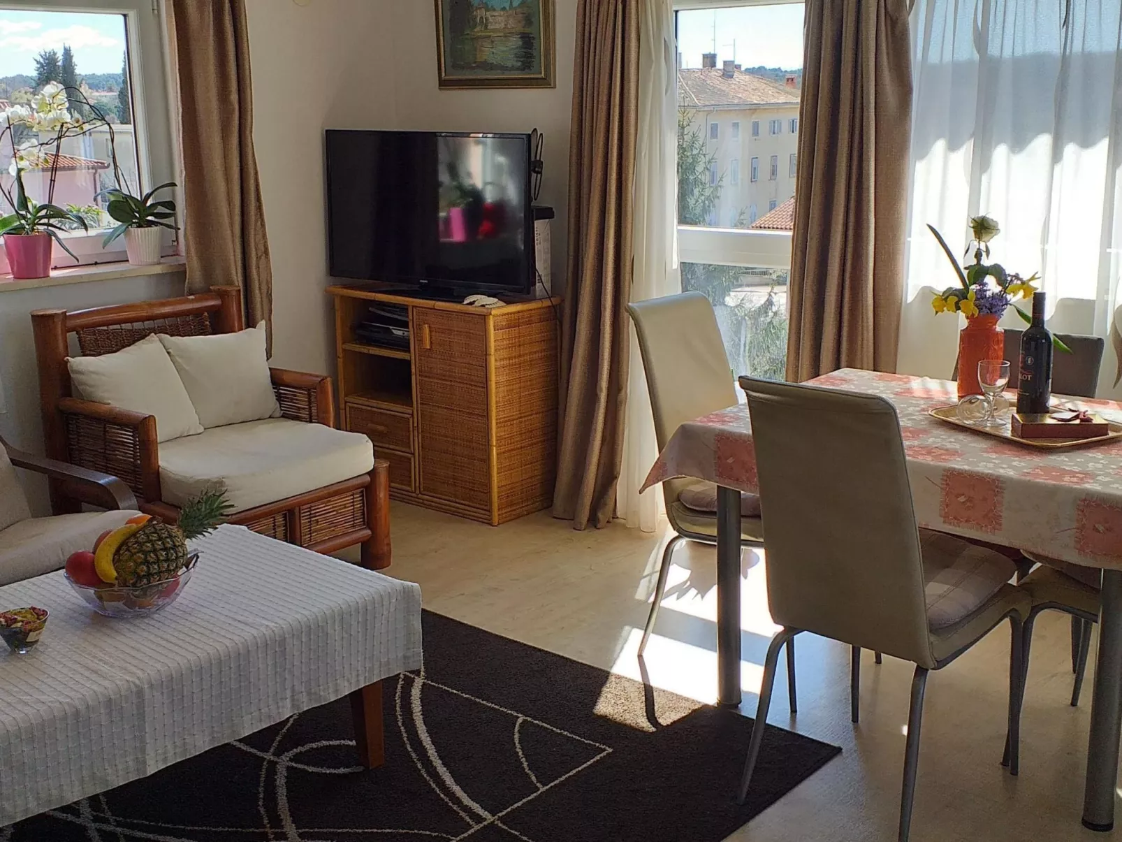 "Neue Wohnung" mit Privatparkplatz-Binnen