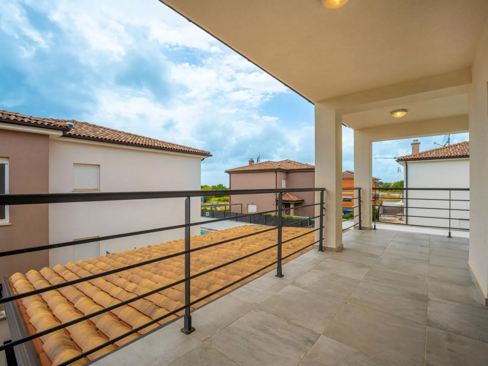 4 Schlafzimmer, 3 Badezimmer, Küche, Wohnzimmer, privater Pool, Grill-Buiten