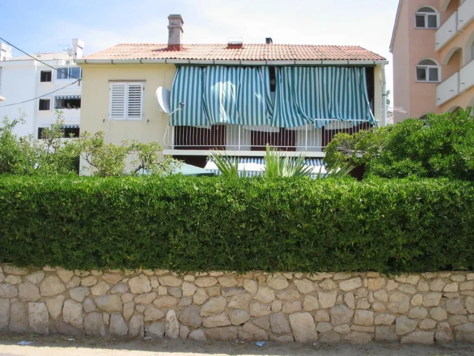 Große Ferienwohnung in Pag mit Privater Terrasse-Image-tags.info