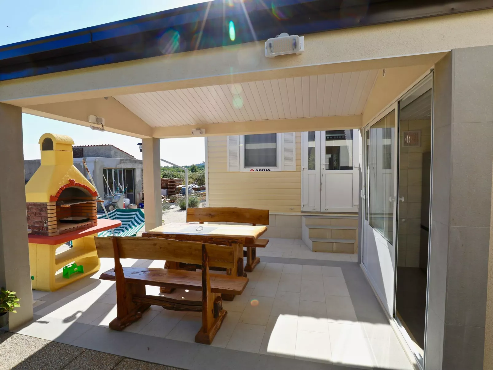 Manora Sucuraj Pool Gästehaus-Buiten