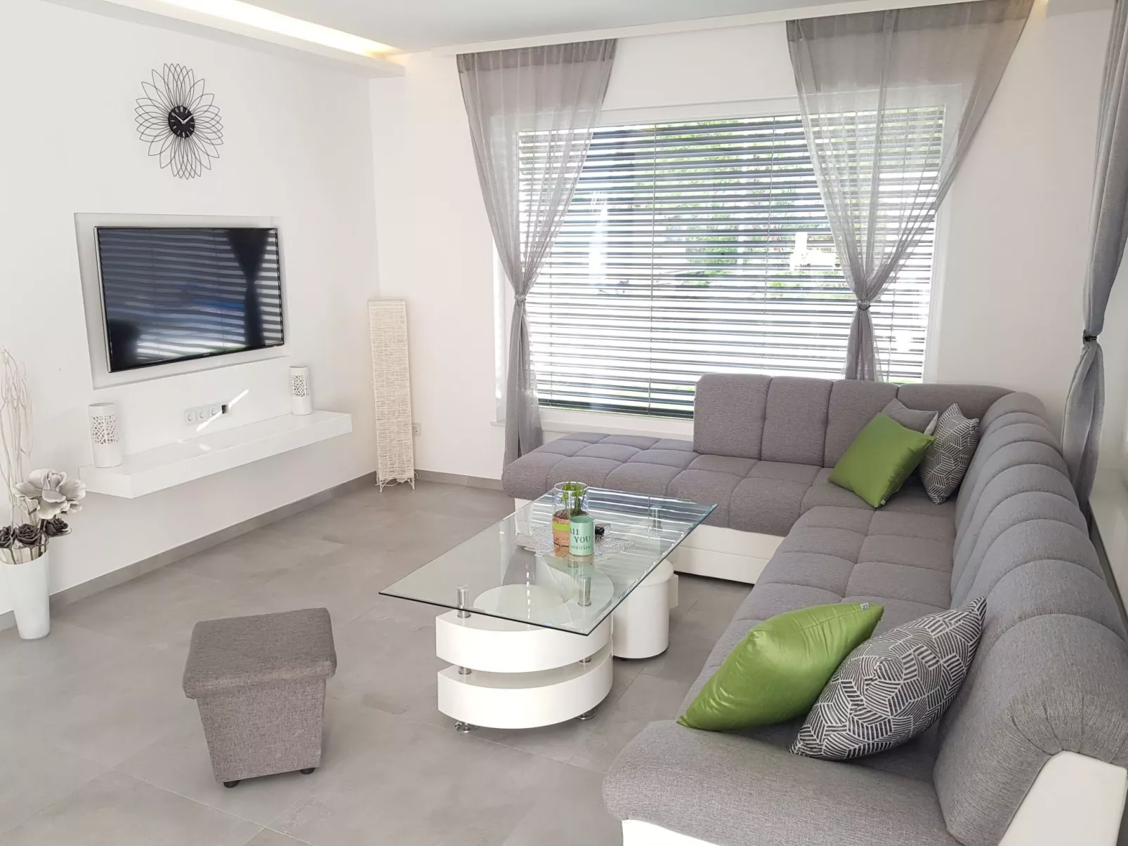 Mit privatem Pool in Ruhiger lage.-Binnen