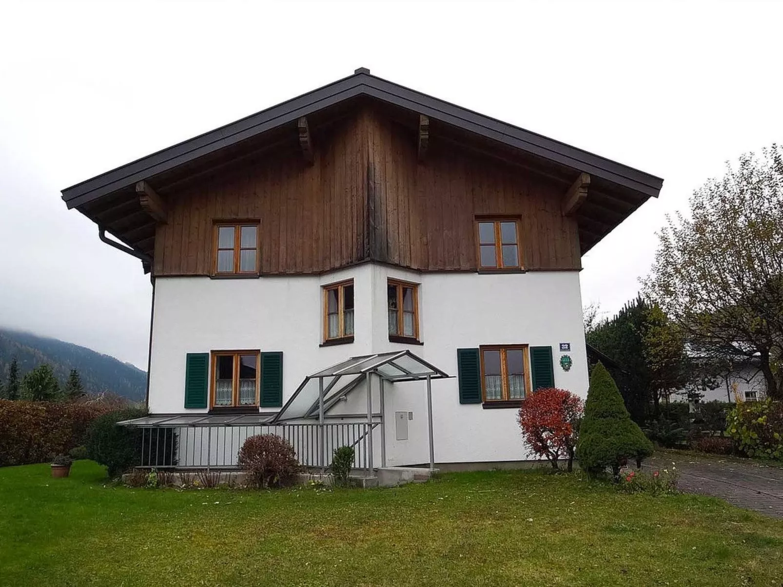 In ruhiger Lage mit Gartennutzung-Buiten