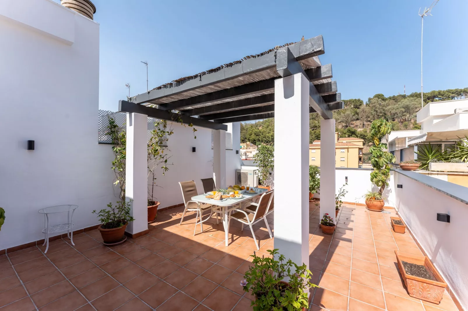 CT 252 - Faro's Malaga Citylights - Amazing Roof Terrace-Terrasbalkon