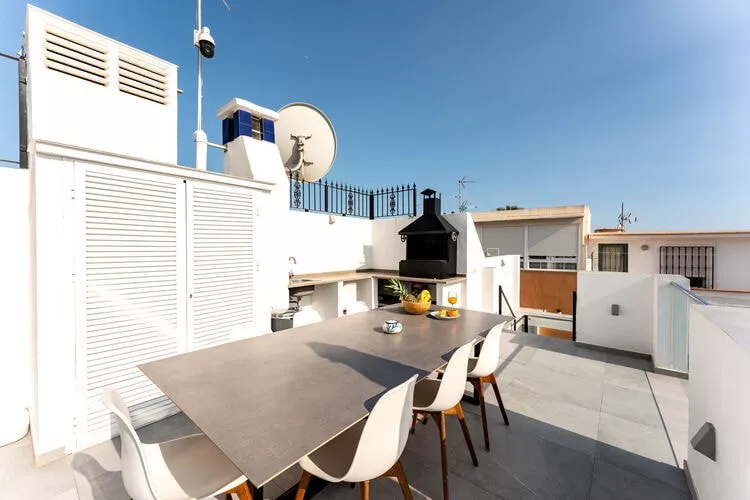 CT 193 - Faro's White Dream in Pedregalejo Beach - Málaga City-Terrasbalkon