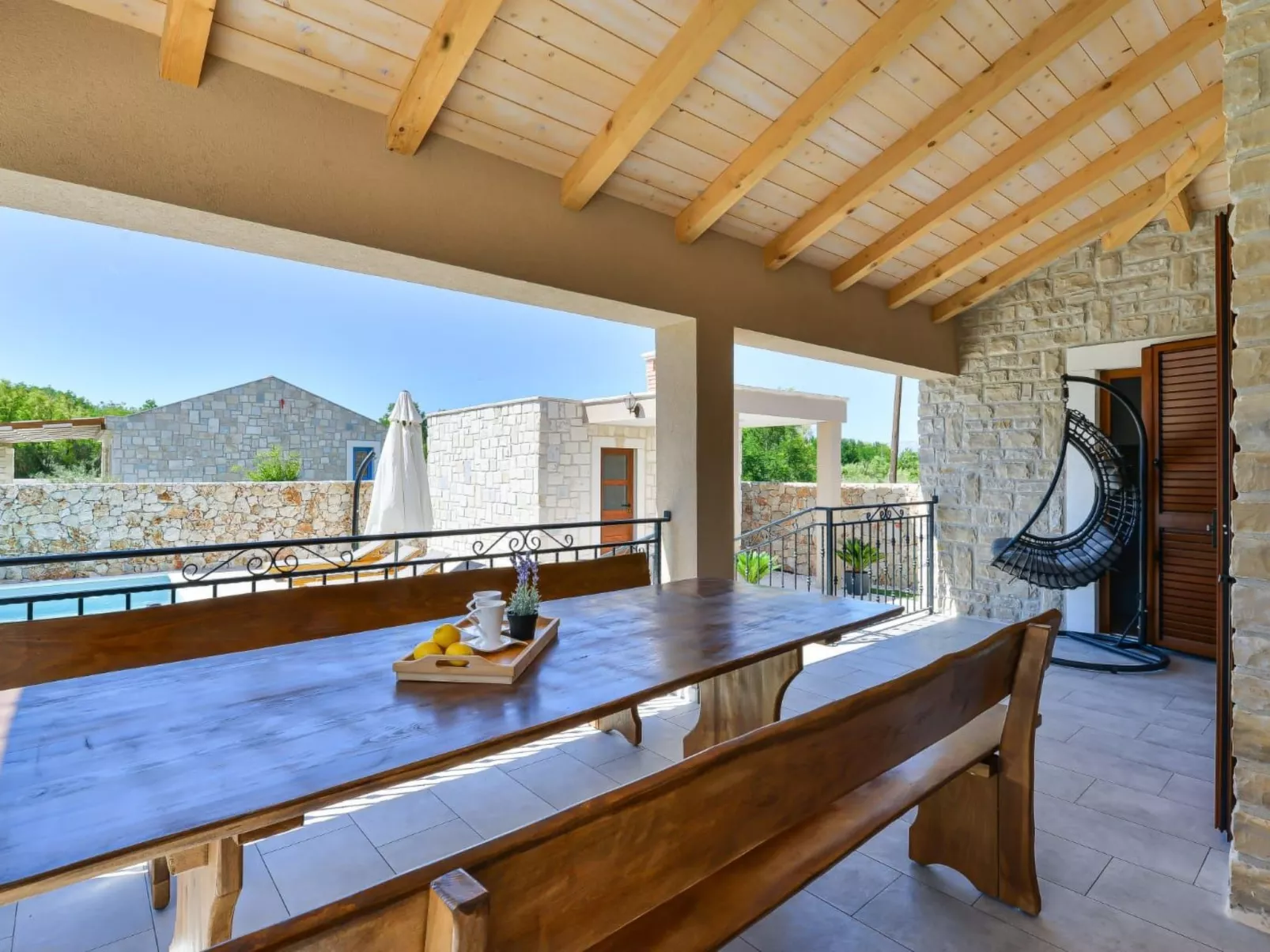 Villa Vid 03 mit beheiztem Pool -TA Leut Agency-Buiten