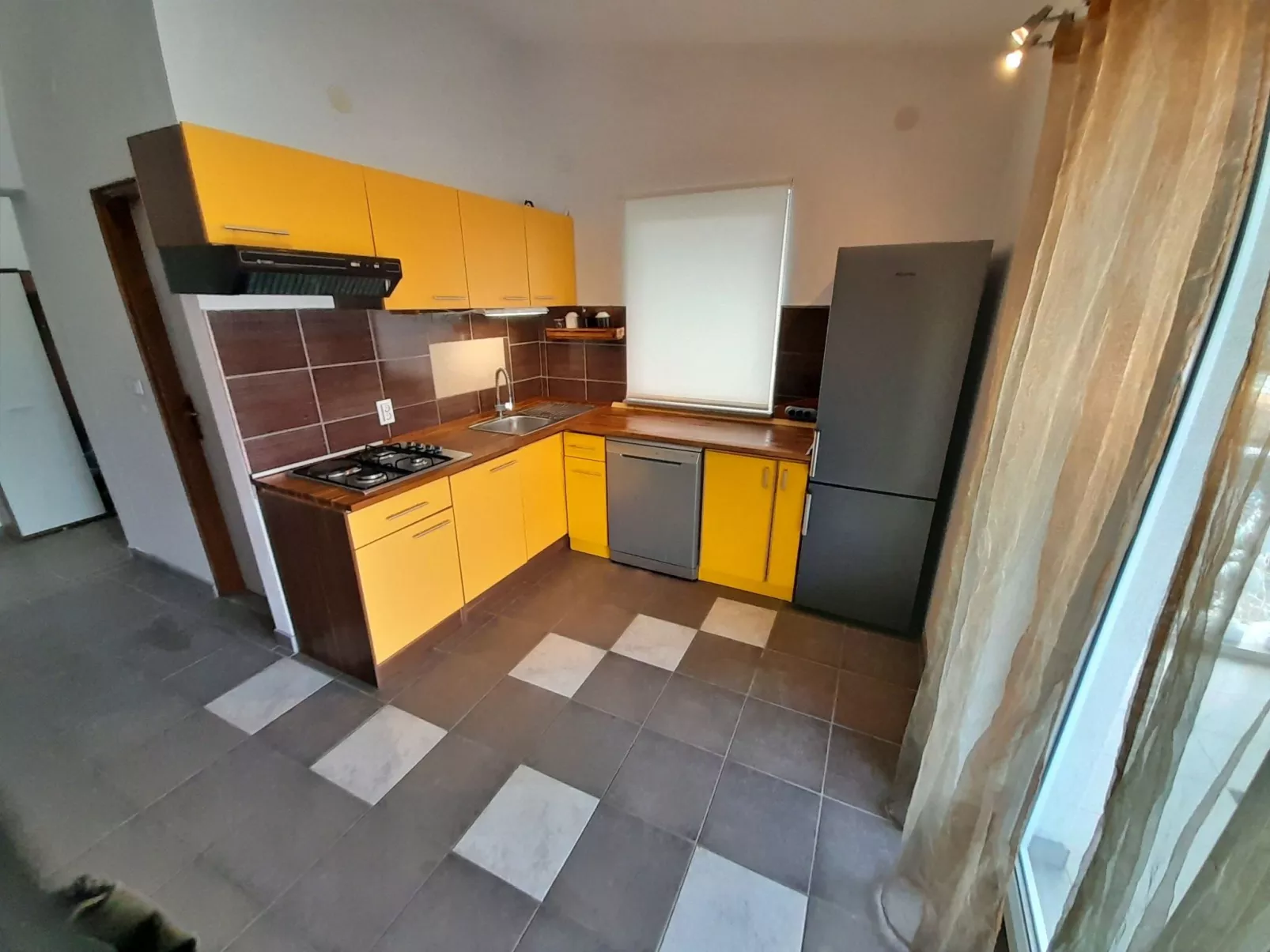 Mit zwei Terrassen für sechs Personen-Image-tags.info