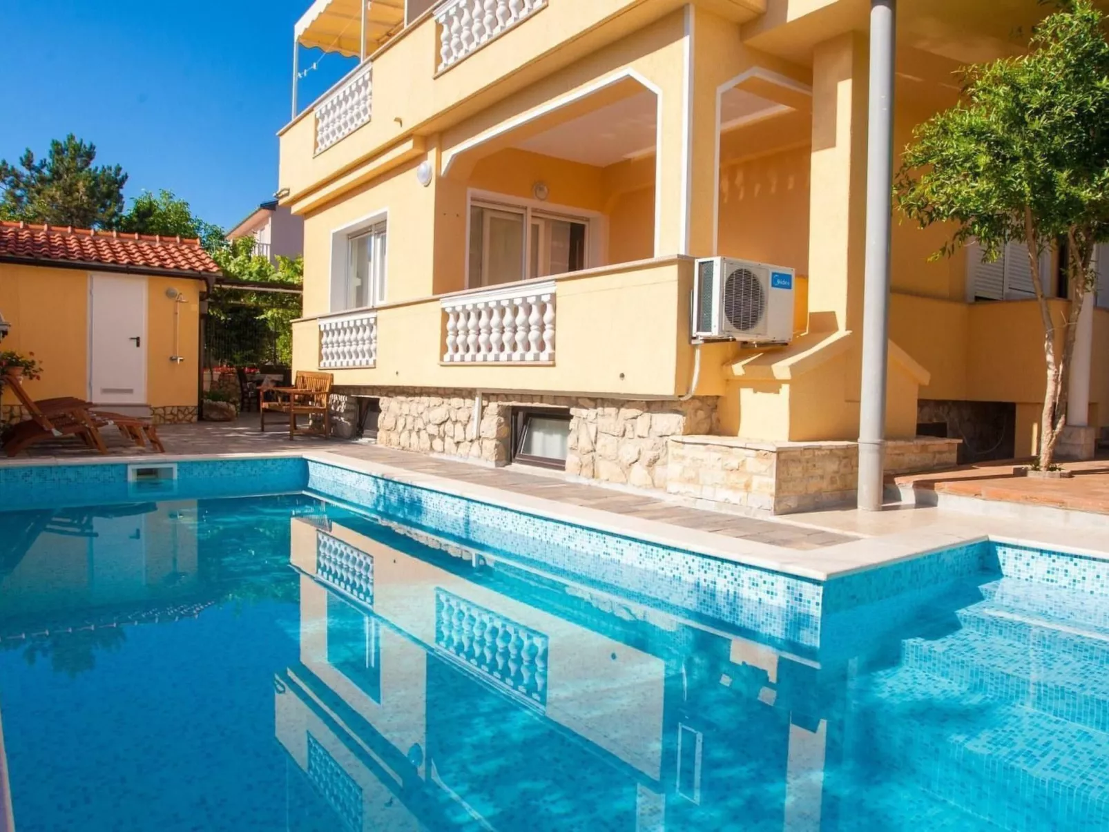 Pension Tina Appartement 2-Buiten