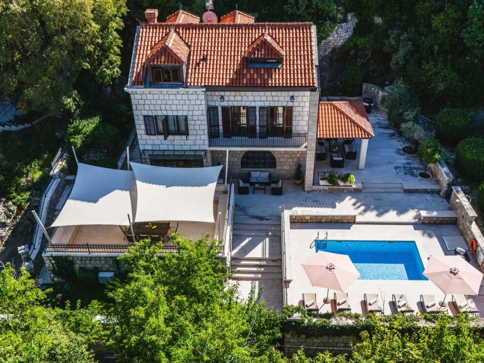 Luxuriöse Villa am Strand in Dubrovnik mit Pool-Buiten