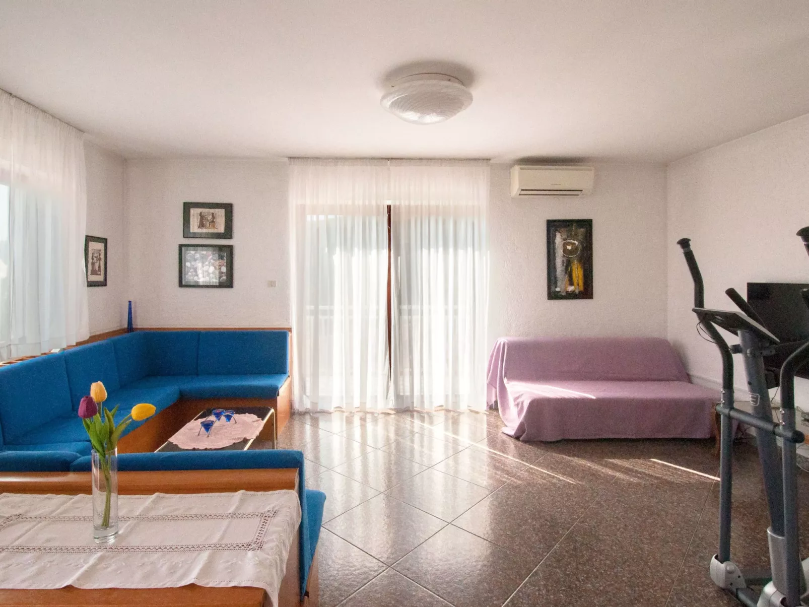 Wohnung Violett für 6 Personen-Binnen