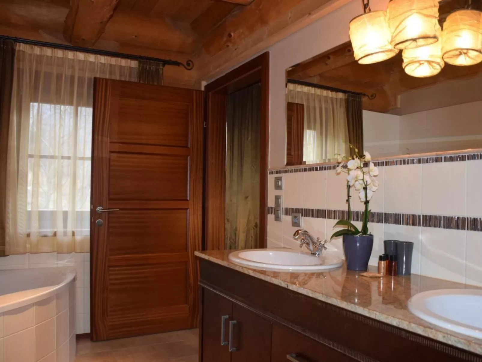 Einzigartiges Designer Log House "Chalet Caprea"-Binnen