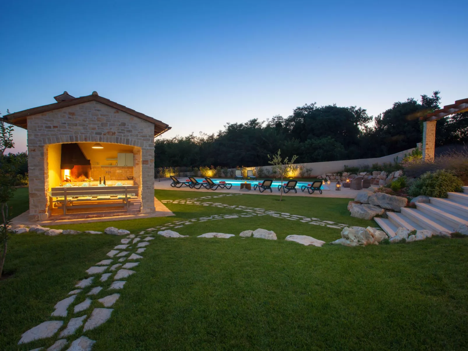 Luxusvilla "Azzurra" mit beheiztem Pool-Buiten