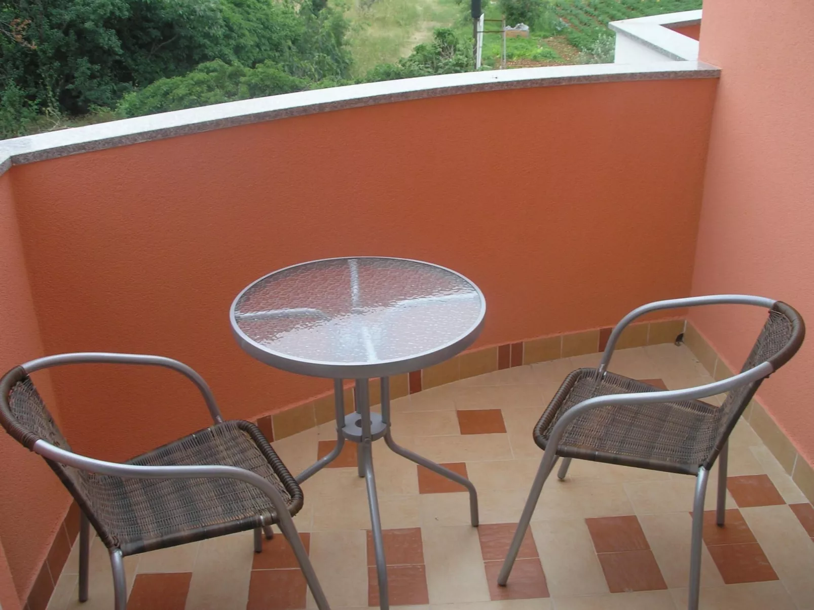 Ruhiges Ferienhaus mit Balkon und Garten-Binnen